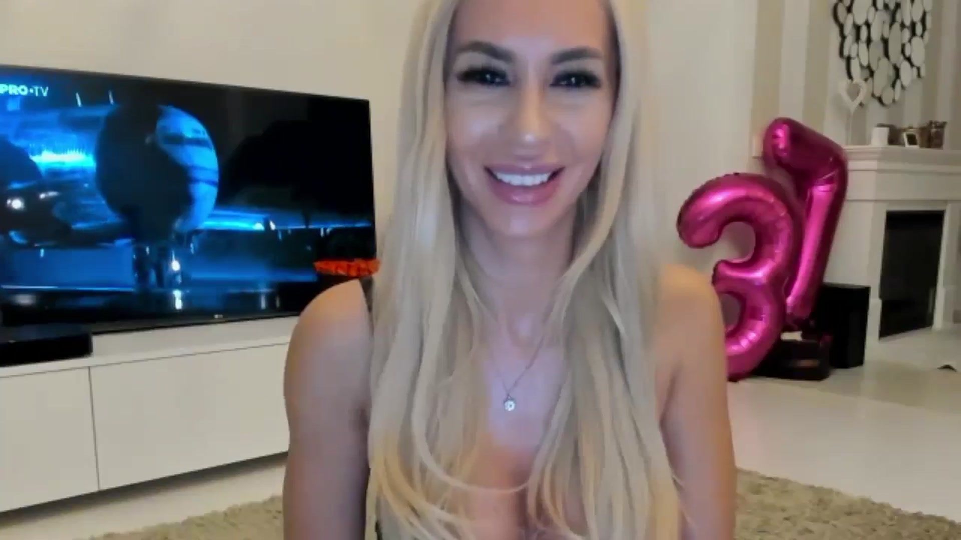 Gallery image thumbnail from Missy_alena's myfreecams stream on, 08/20/2024, 22:02 image 20 of 20