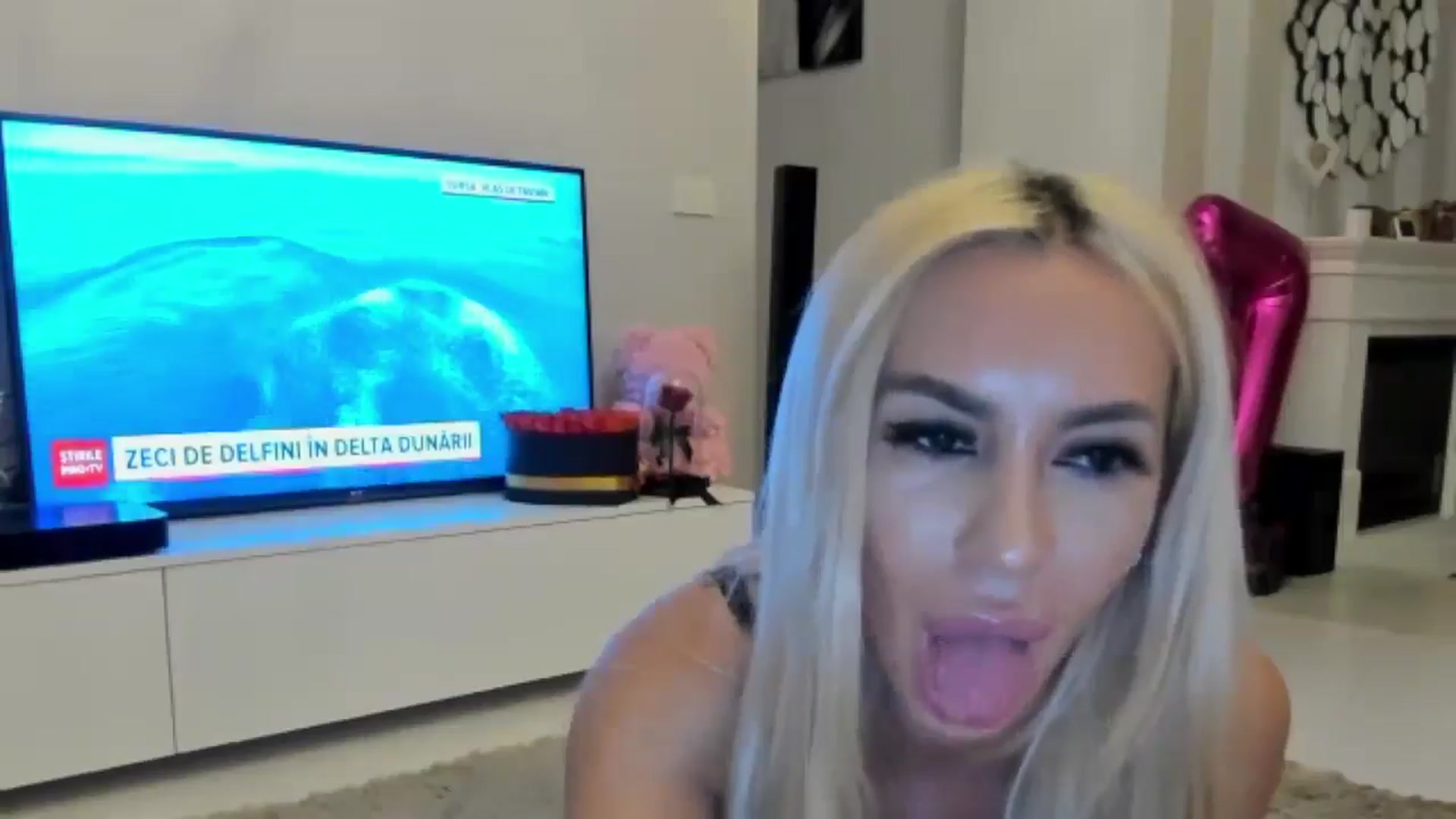 Gallery image thumbnail from Missy_alena's myfreecams stream on, 08/20/2024, 22:02 image 16 of 20