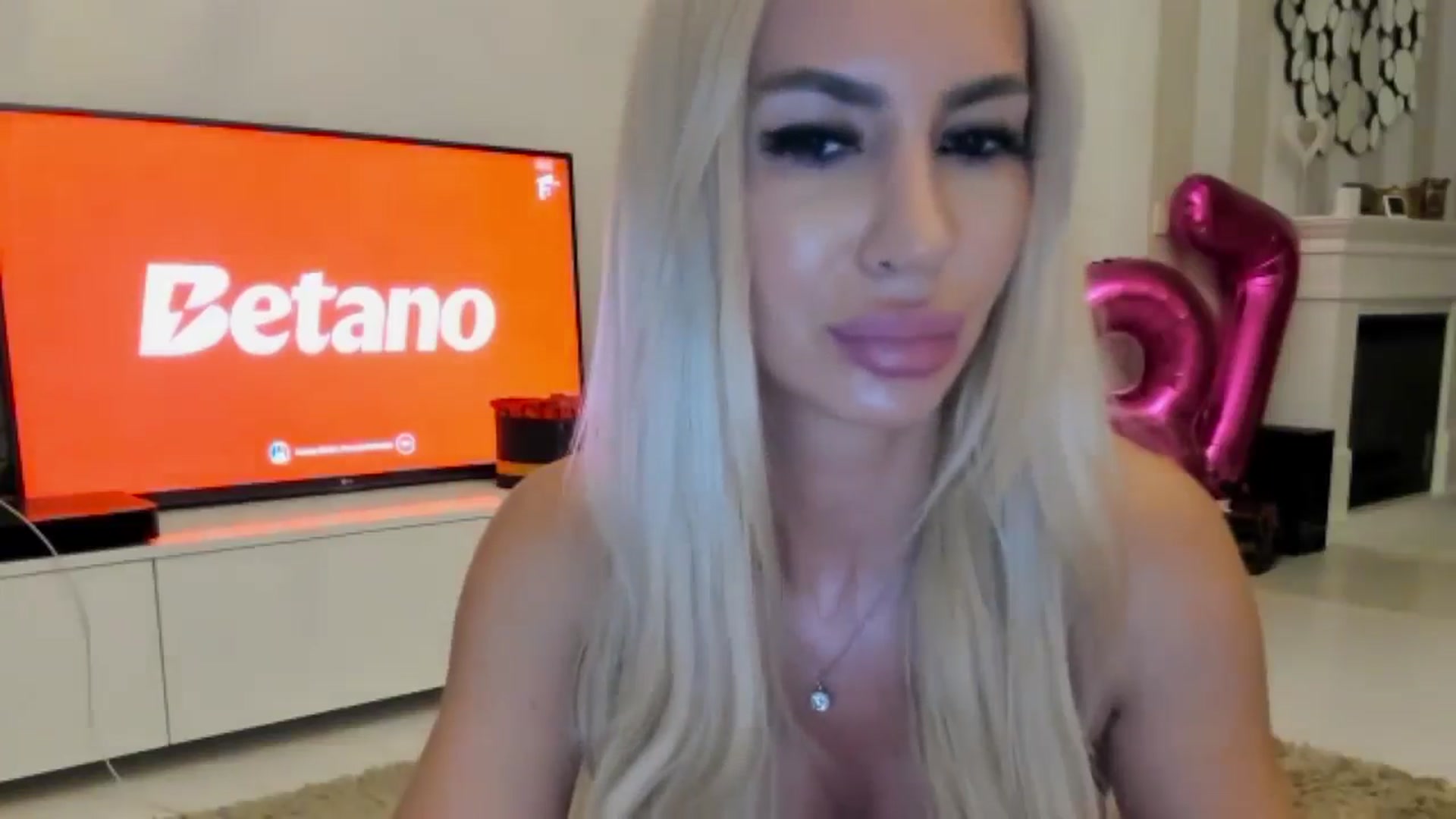Gallery image thumbnail from Missy_alena's myfreecams stream on, 08/21/2024, 20:34 image 11 of 20