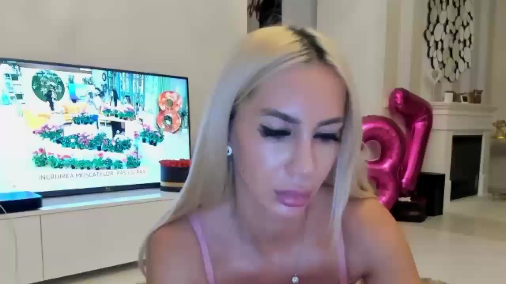 Gallery image thumbnail from Missy_alena's myfreecams stream on, 08/22/2024, 24:57 image 7 of 20
