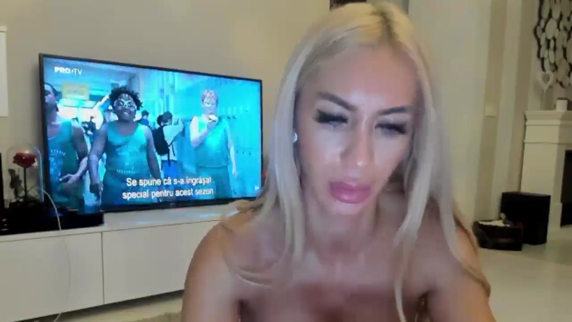 Gallery image thumbnail from Missy_alena's myfreecams stream on, 09/16/2024, 24:01 image 3 of 20