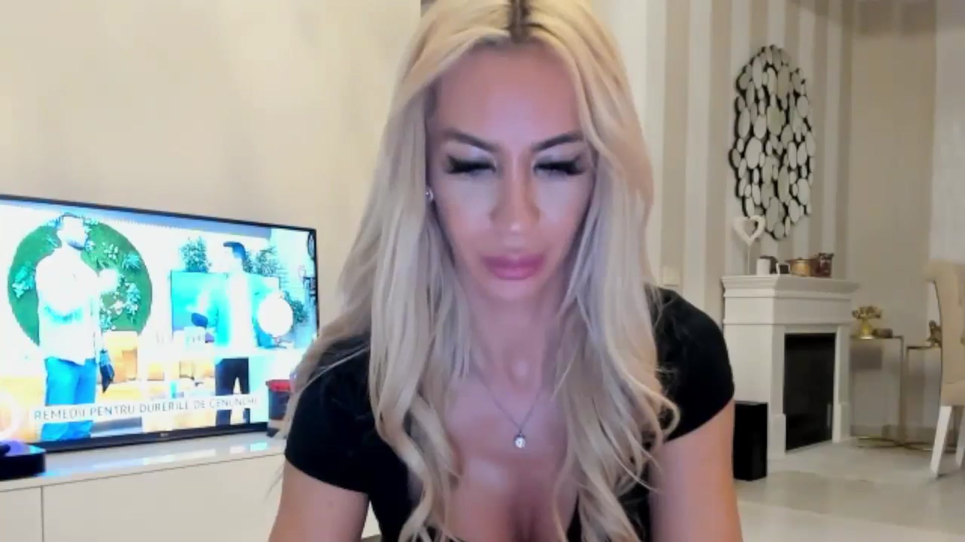Gallery image thumbnail from Missy_alena's myfreecams stream on, 10/03/2024, 01:33 image 15 of 20