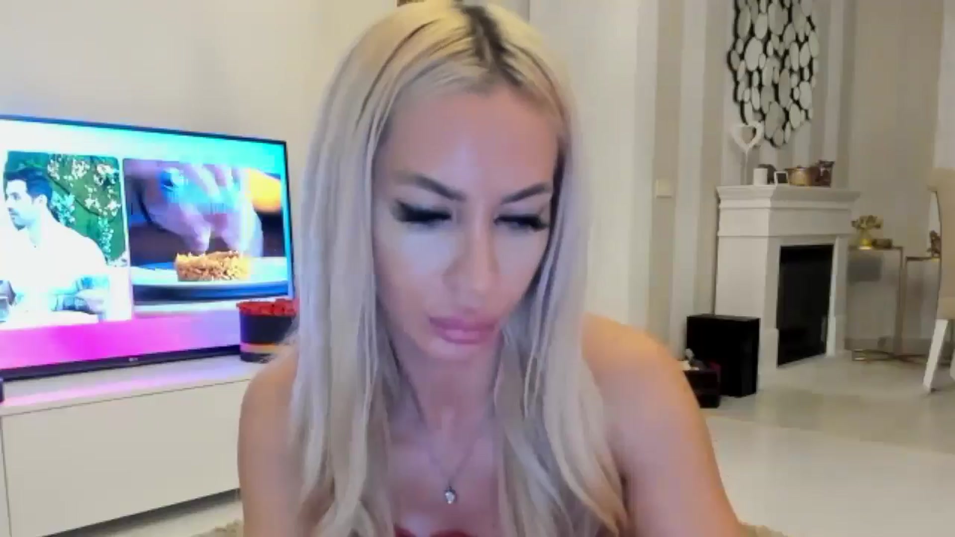 Gallery image thumbnail from Missy_alena's myfreecams stream on, 10/08/2024, 02:34 image 12 of 20
