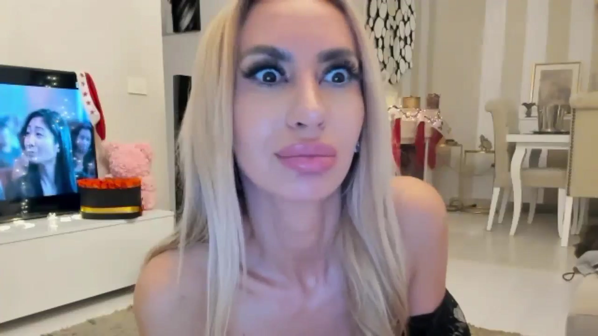 Gallery image thumbnail from Missy_alena's myfreecams stream on, 12/27/2024, 01:56 image 5 of 20