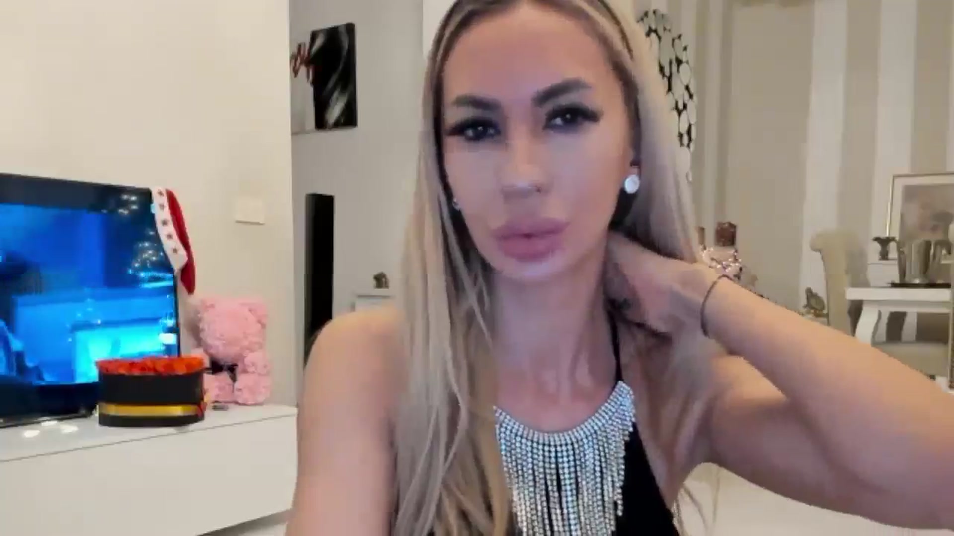 Gallery image thumbnail from Missy_alena's myfreecams stream on, 12/30/2024, 21:01 image 15 of 20