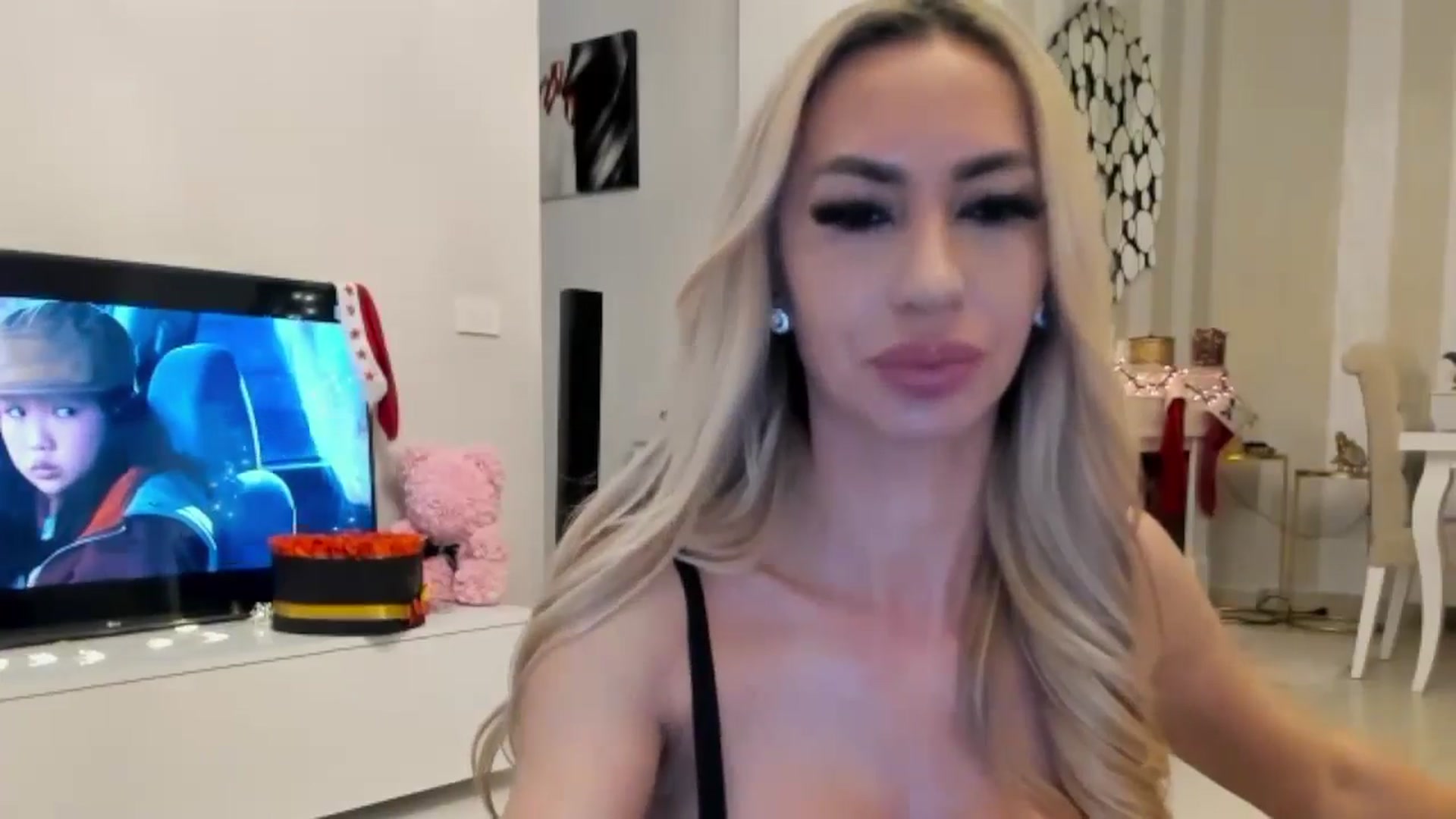 Gallery image thumbnail from Missy_alena's myfreecams stream on, 01/01/2025, 23:12 image 5 of 20