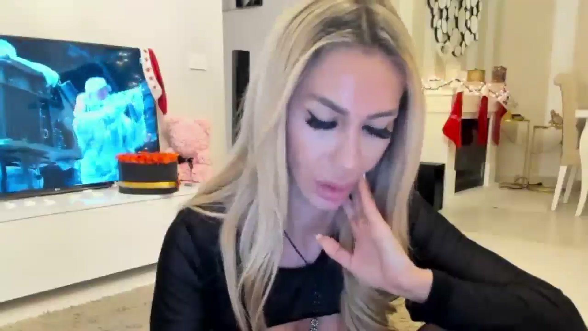 Gallery image thumbnail from Missy_alena's myfreecams stream on, 01/08/2025, 01:34 image 4 of 20