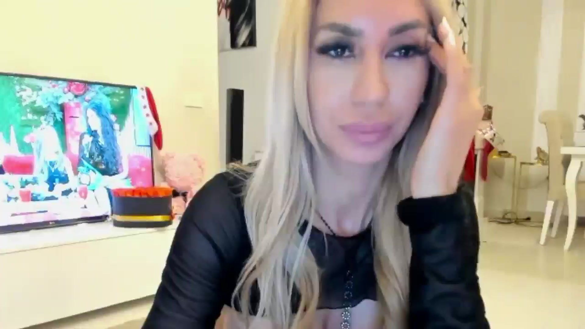 Gallery image thumbnail from Missy_alena's myfreecams stream on, 01/08/2025, 01:34 image 15 of 20