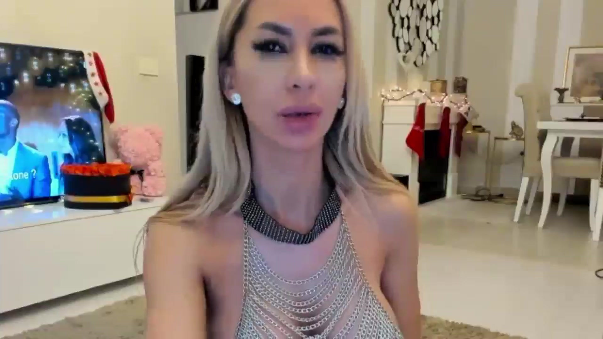 Gallery image thumbnail from Missy_alena's myfreecams stream on, 01/11/2025, 02:09 image 18 of 20