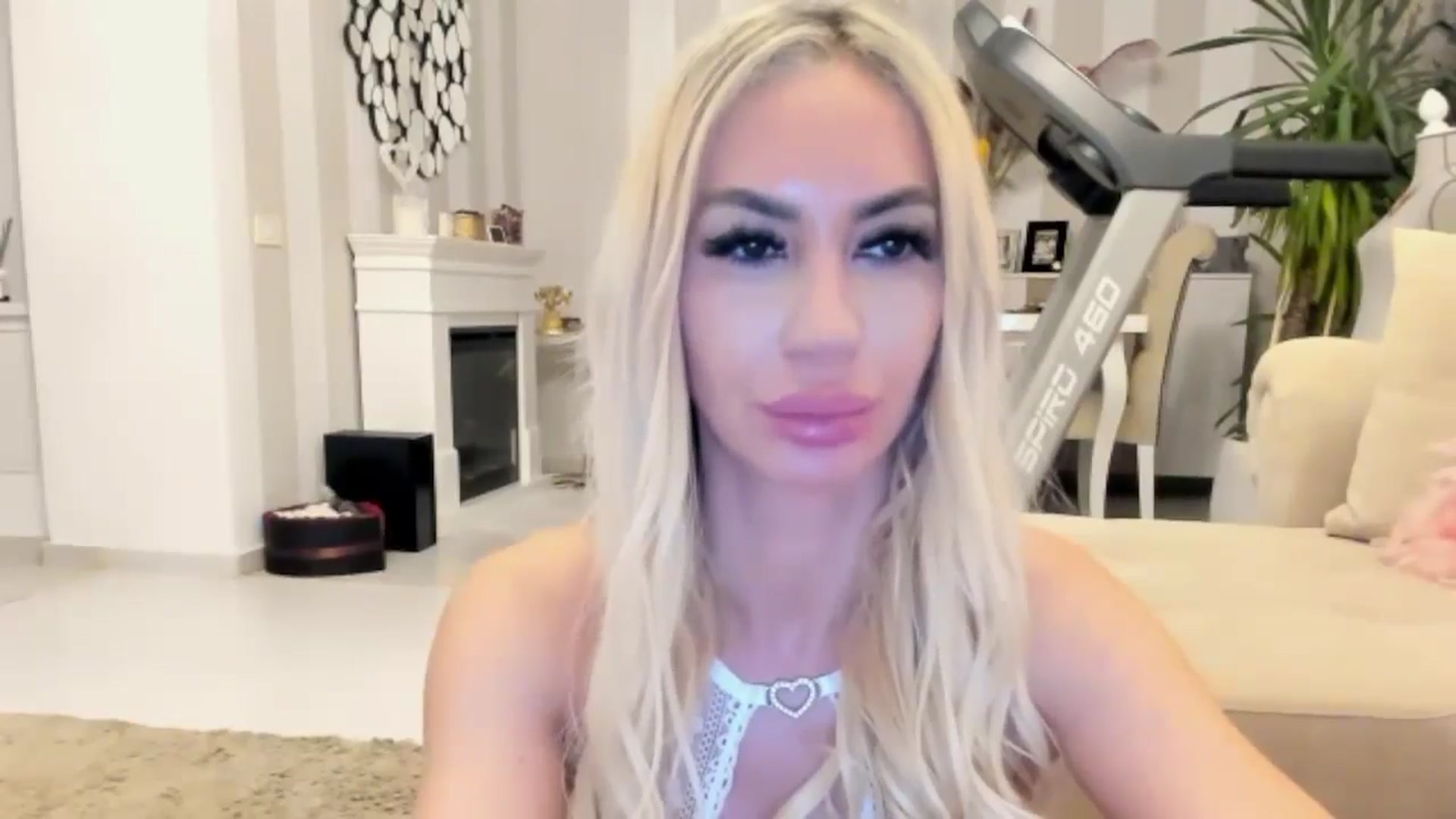 Gallery image thumbnail from Missy_alena's myfreecams stream on, 02/03/2025, 03:07 image 4 of 20
