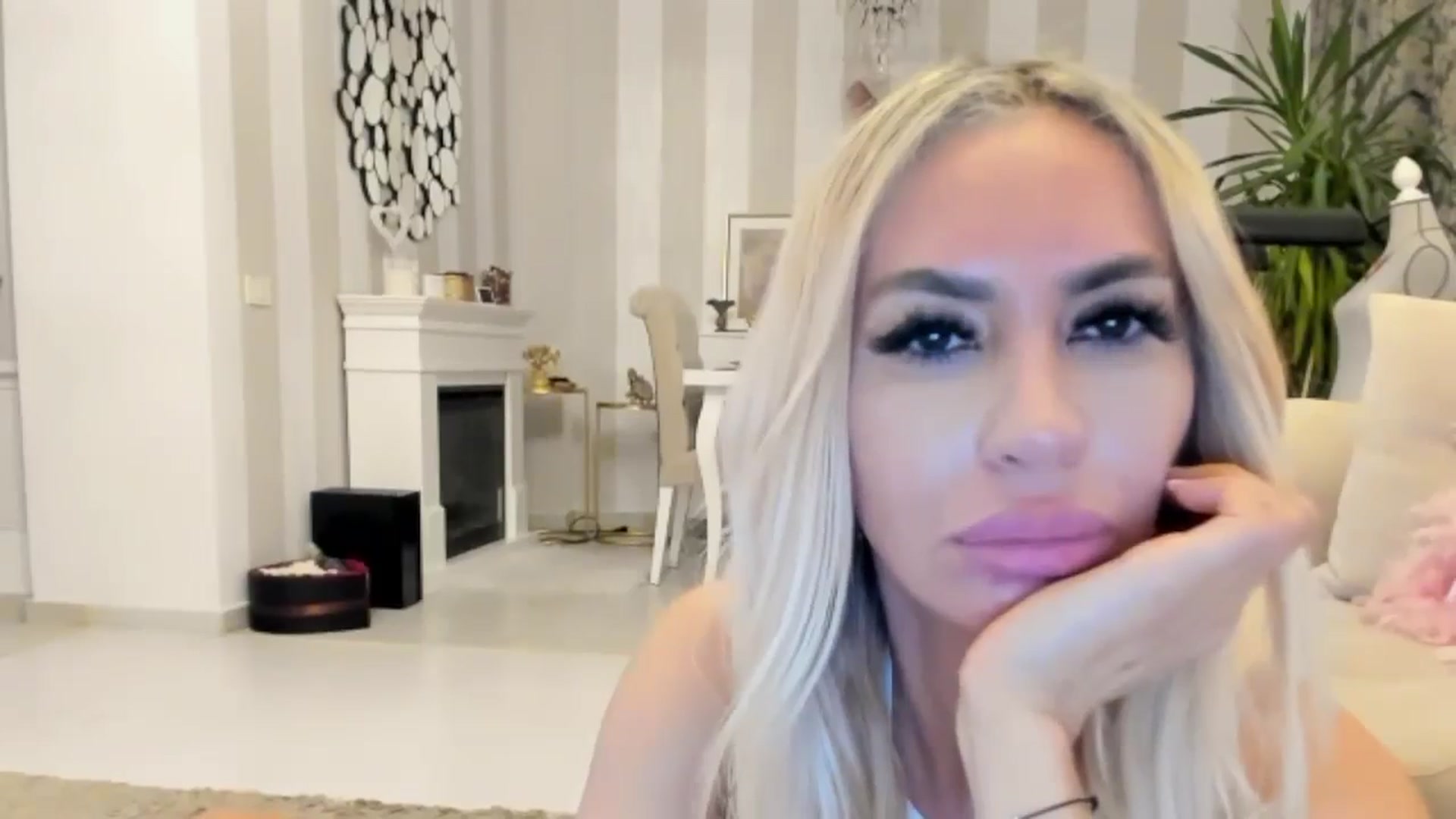 Gallery image thumbnail from Missy_alena's myfreecams stream on, 02/03/2025, 03:07 image 19 of 20