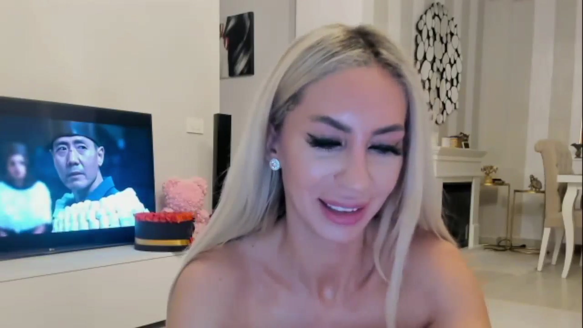 Gallery image thumbnail from Missy_alena's myfreecams stream on, 02/16/2025, 22:41 image 6 of 20