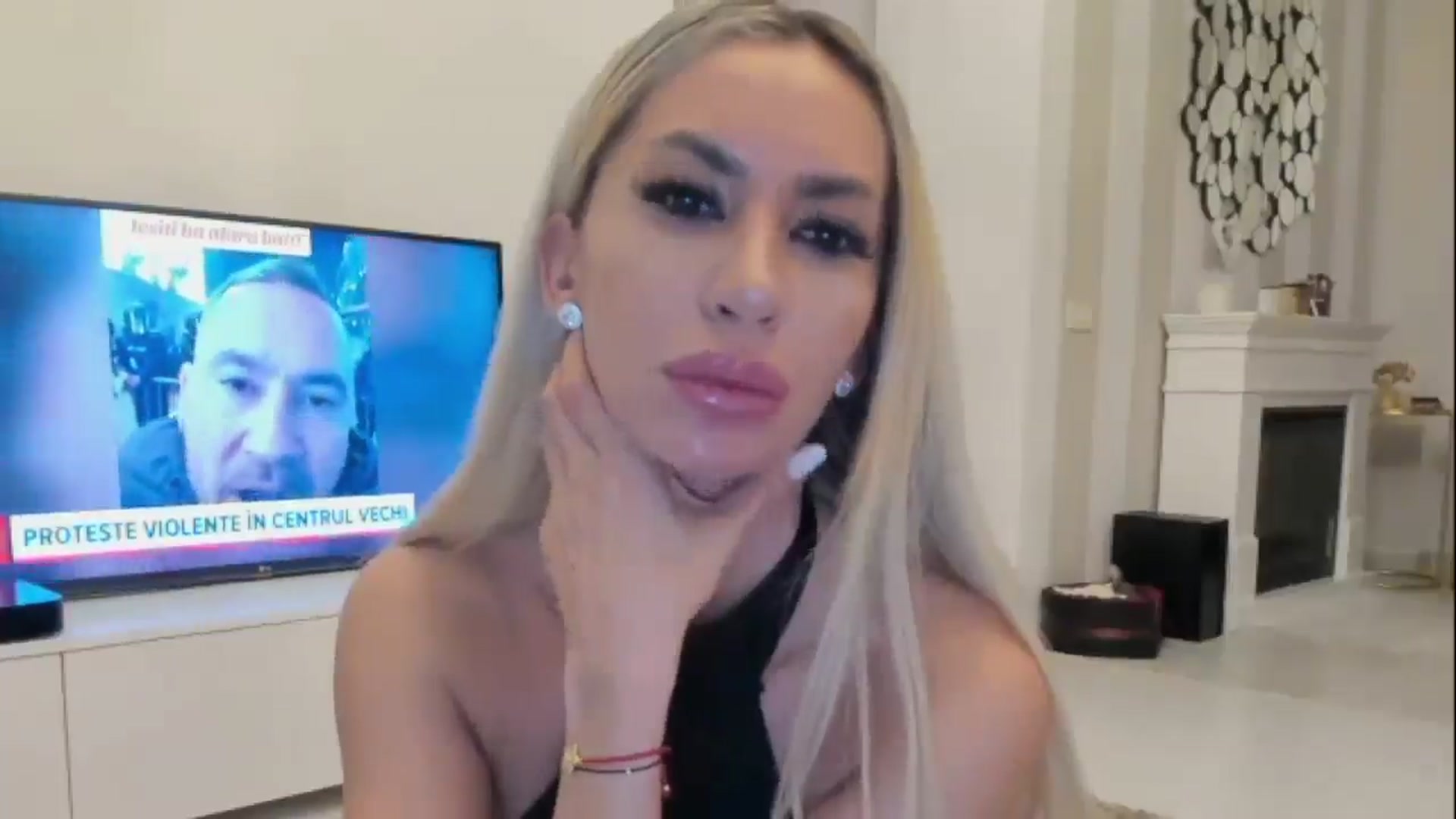 Gallery image thumbnail from Missy_alena's myfreecams stream on, 03/11/2025, 01:15 image 7 of 20