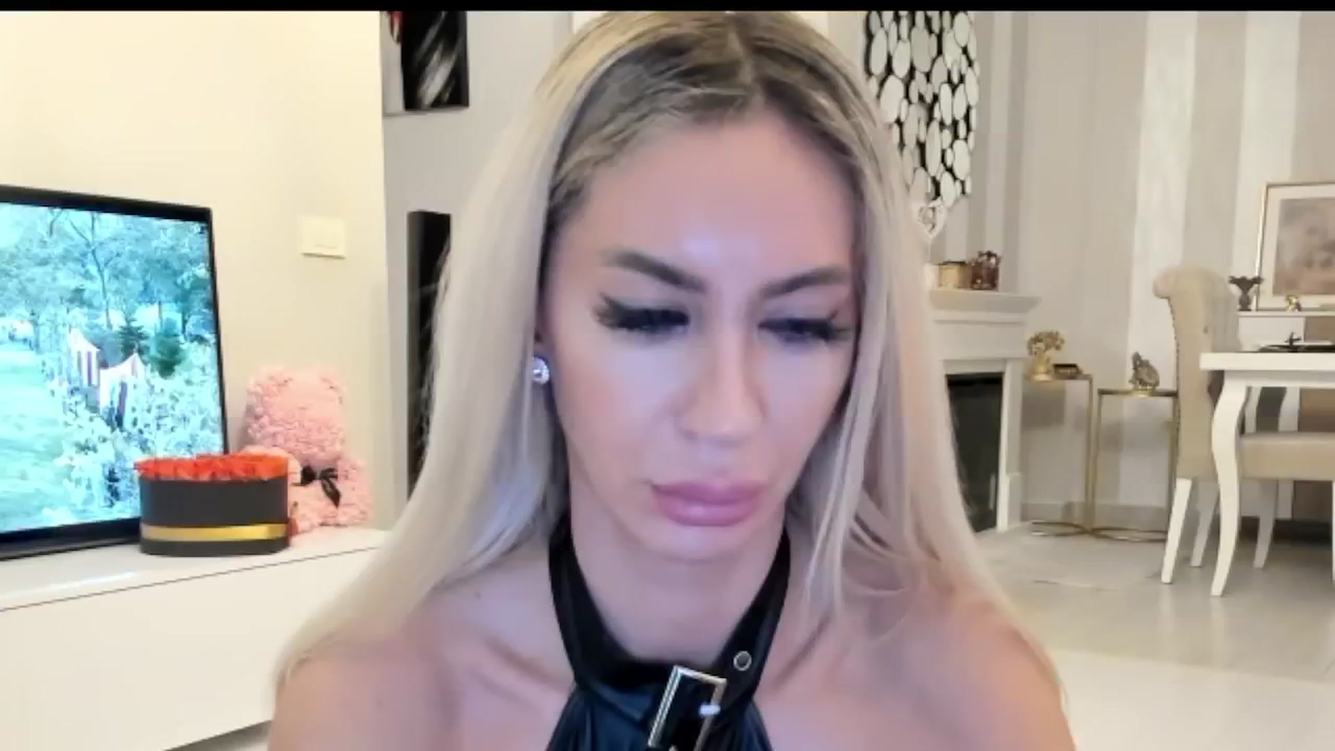 Gallery image thumbnail from Missy_alena's myfreecams stream on, 04/14/2025, 24:24 image 18 of 20