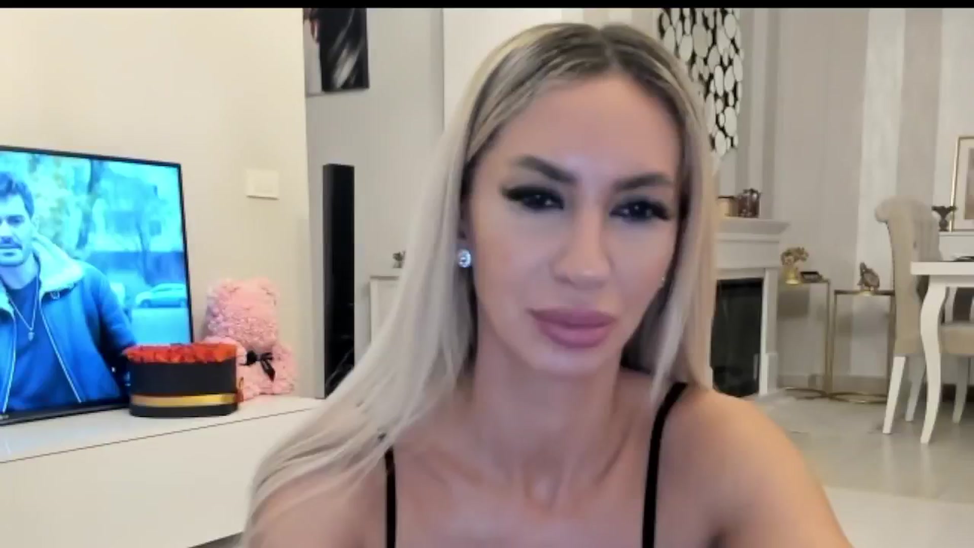 Gallery image thumbnail from Missy_alena's myfreecams stream on, 04/16/2025, 23:31 image 13 of 20
