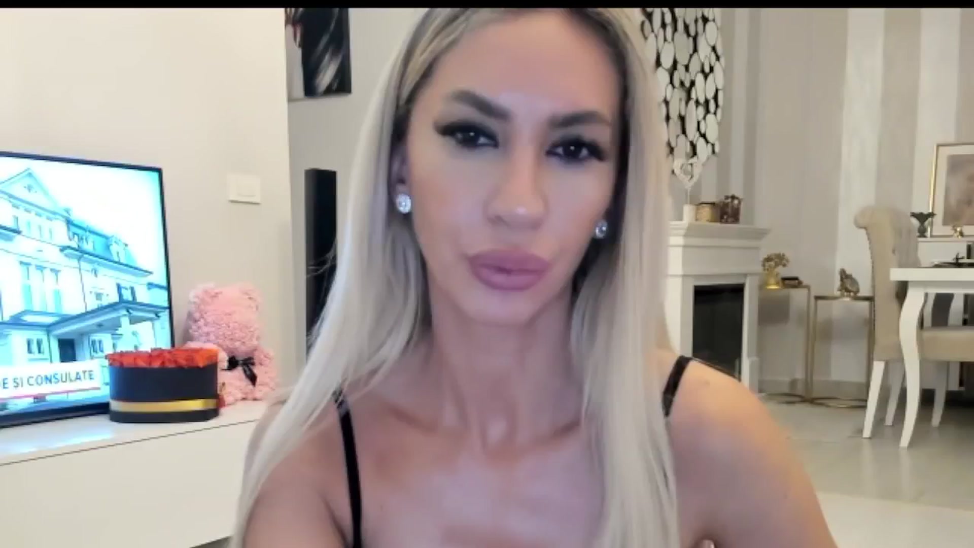 Gallery image thumbnail from Missy_alena's myfreecams stream on, 04/16/2025, 23:31 image 8 of 20
