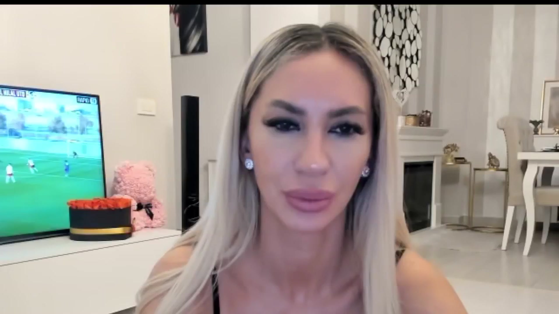 Gallery image thumbnail from Missy_alena's myfreecams stream on, 04/16/2025, 23:31 image 9 of 20
