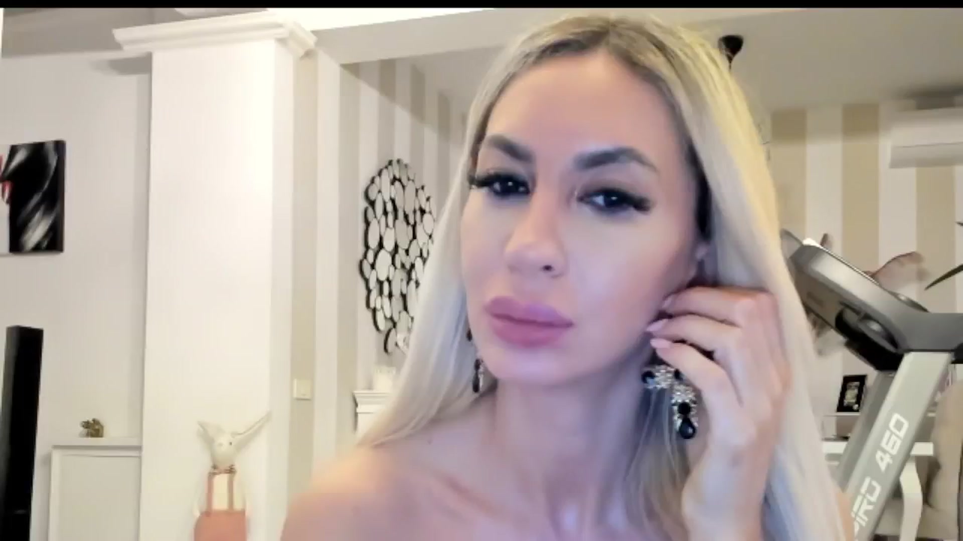 Gallery image thumbnail from Missy_alena's myfreecams stream on, 04/20/2025, 02:18 image 2 of 20