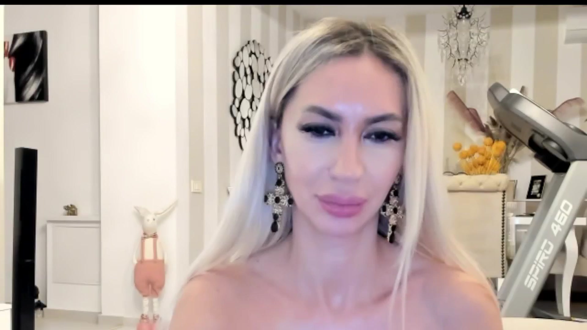Gallery image thumbnail from Missy_alena's myfreecams stream on, 04/20/2025, 02:18 image 3 of 20