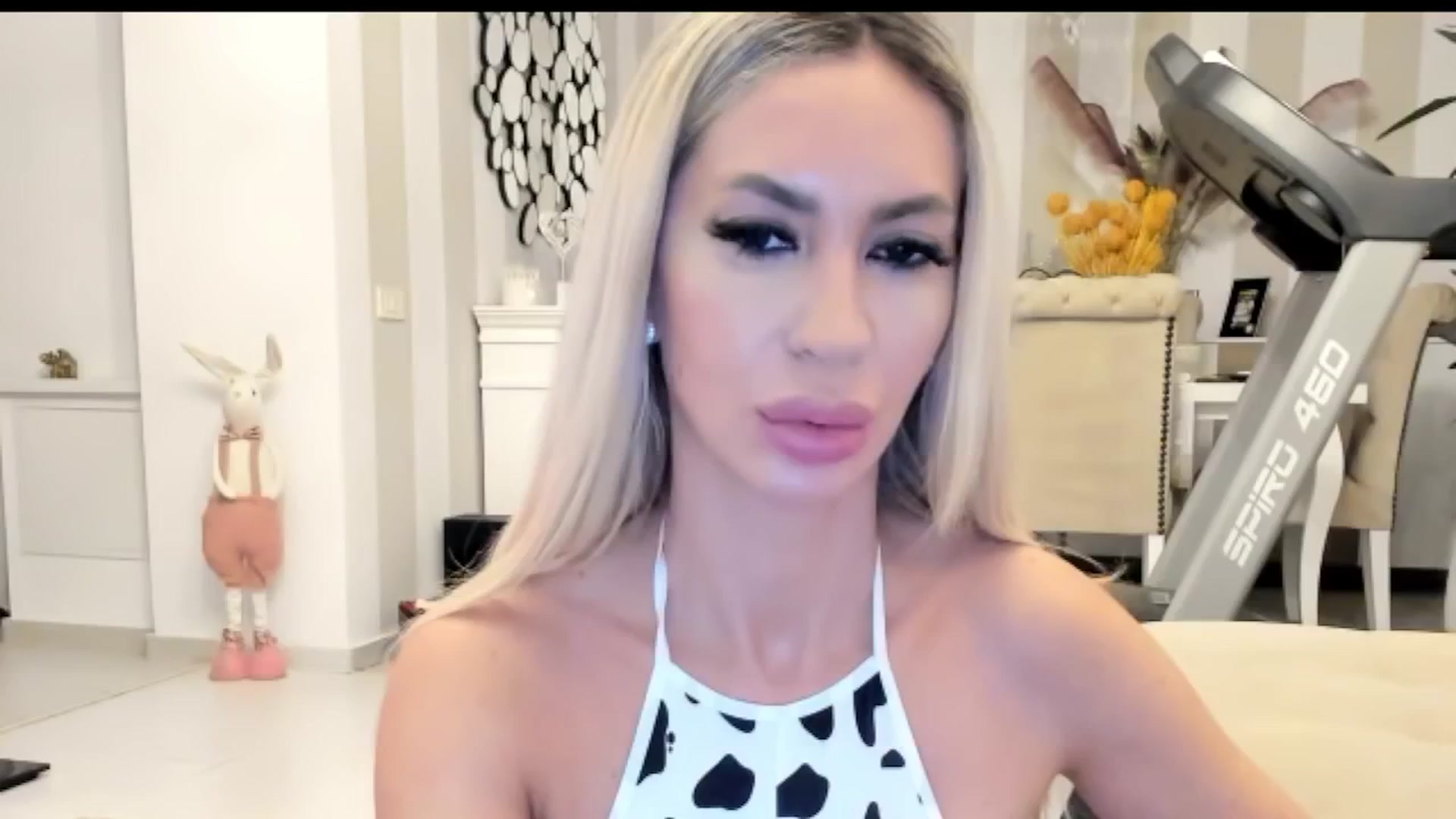 Gallery image thumbnail from Missy_alena's myfreecams stream on, 04/20/2025, 23:34 image 9 of 20