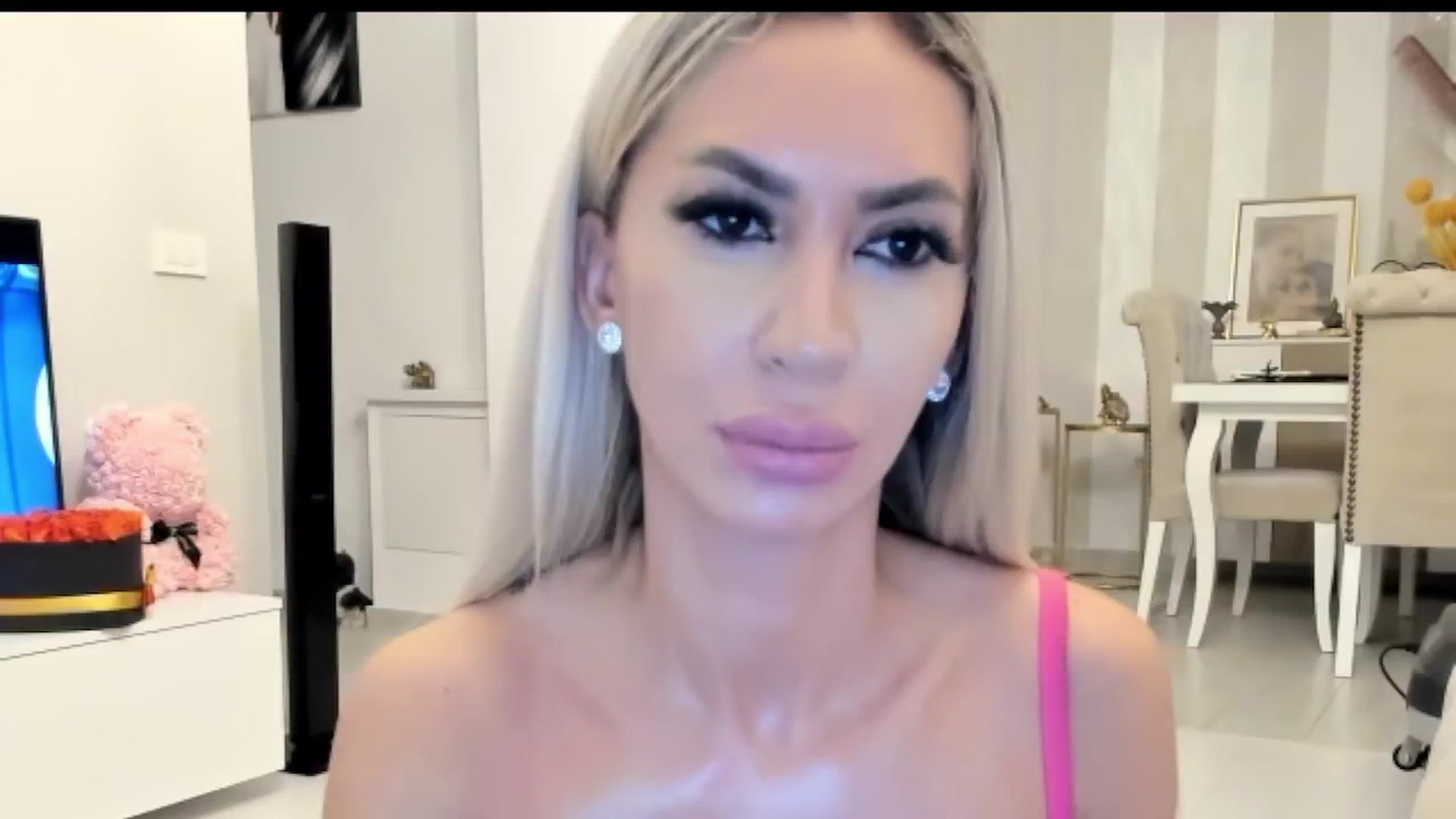 Gallery image thumbnail from Missy_alena's myfreecams stream on, 04/22/2025, 20:43 image 10 of 20
