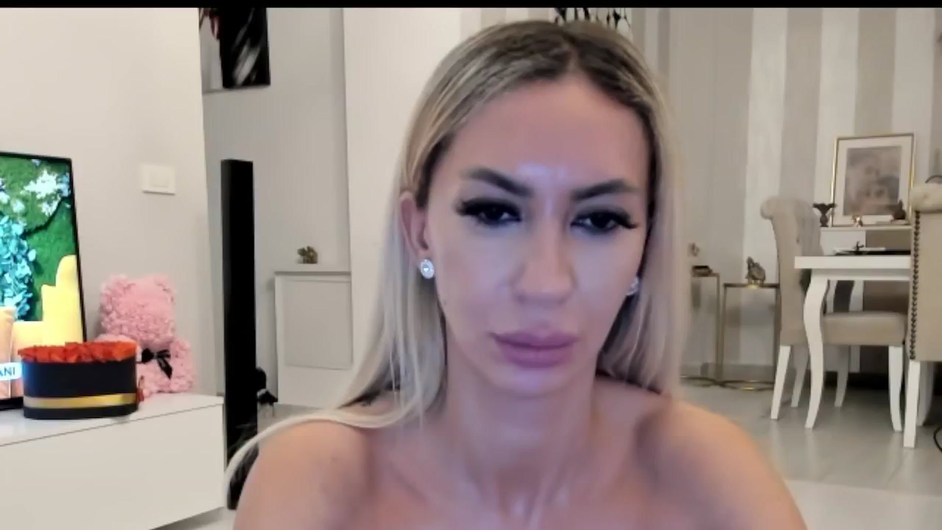 Gallery image thumbnail from Missy_alena's myfreecams stream on, 04/23/2025, 01:07 image 10 of 20
