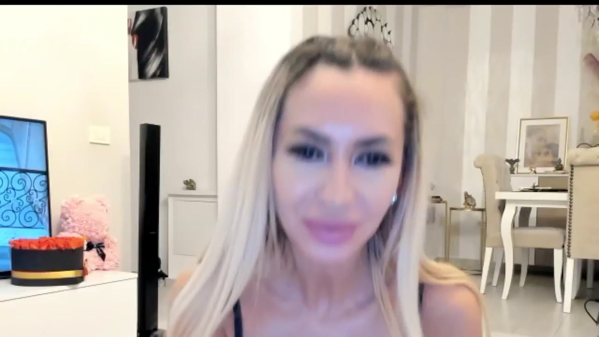 Gallery image thumbnail from Missy_alena's myfreecams stream on, 04/28/2025, 24:10 image 7 of 20