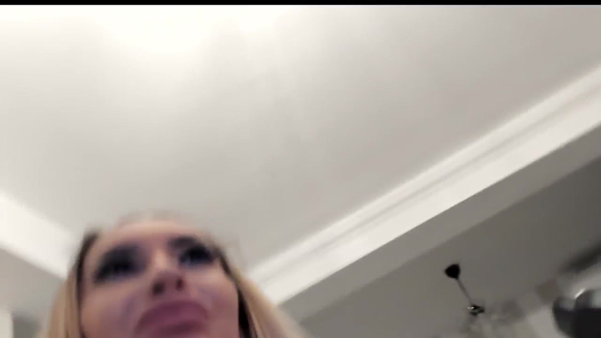 Gallery image thumbnail from Missy_alena's myfreecams stream on, 04/29/2025, 01:55 image 19 of 20
