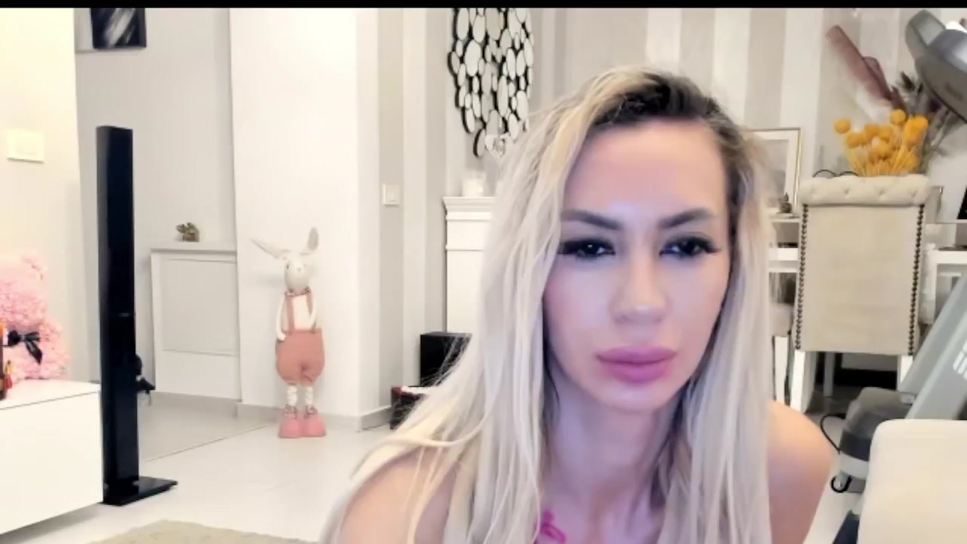 Gallery image thumbnail from Missy_alena's myfreecams stream on, 04/30/2025, 01:52 image 2 of 20