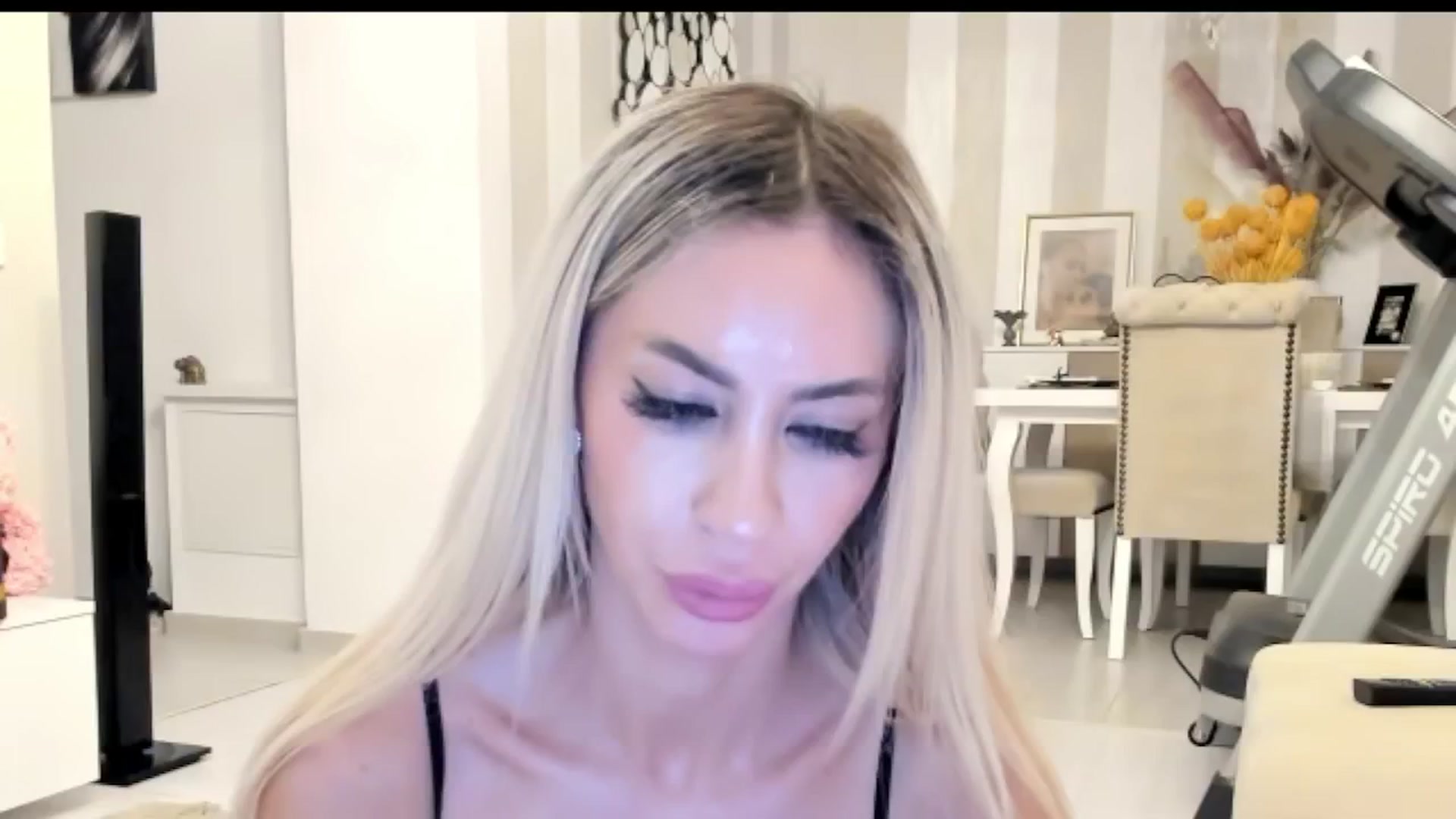 Gallery image thumbnail from Missy_alena's myfreecams stream on, 05/12/2025, 01:32 image 10 of 20