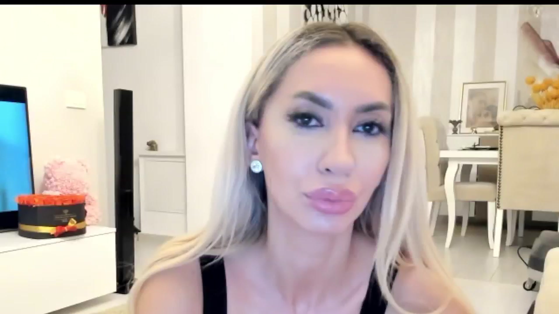 Gallery image thumbnail from Missy_alena's myfreecams stream on, 05/18/2025, 24:09 image 16 of 20