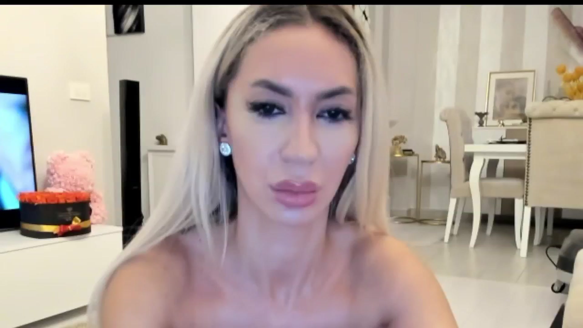 Gallery image thumbnail from Missy_alena's myfreecams stream on, 05/18/2025, 24:09 image 9 of 20