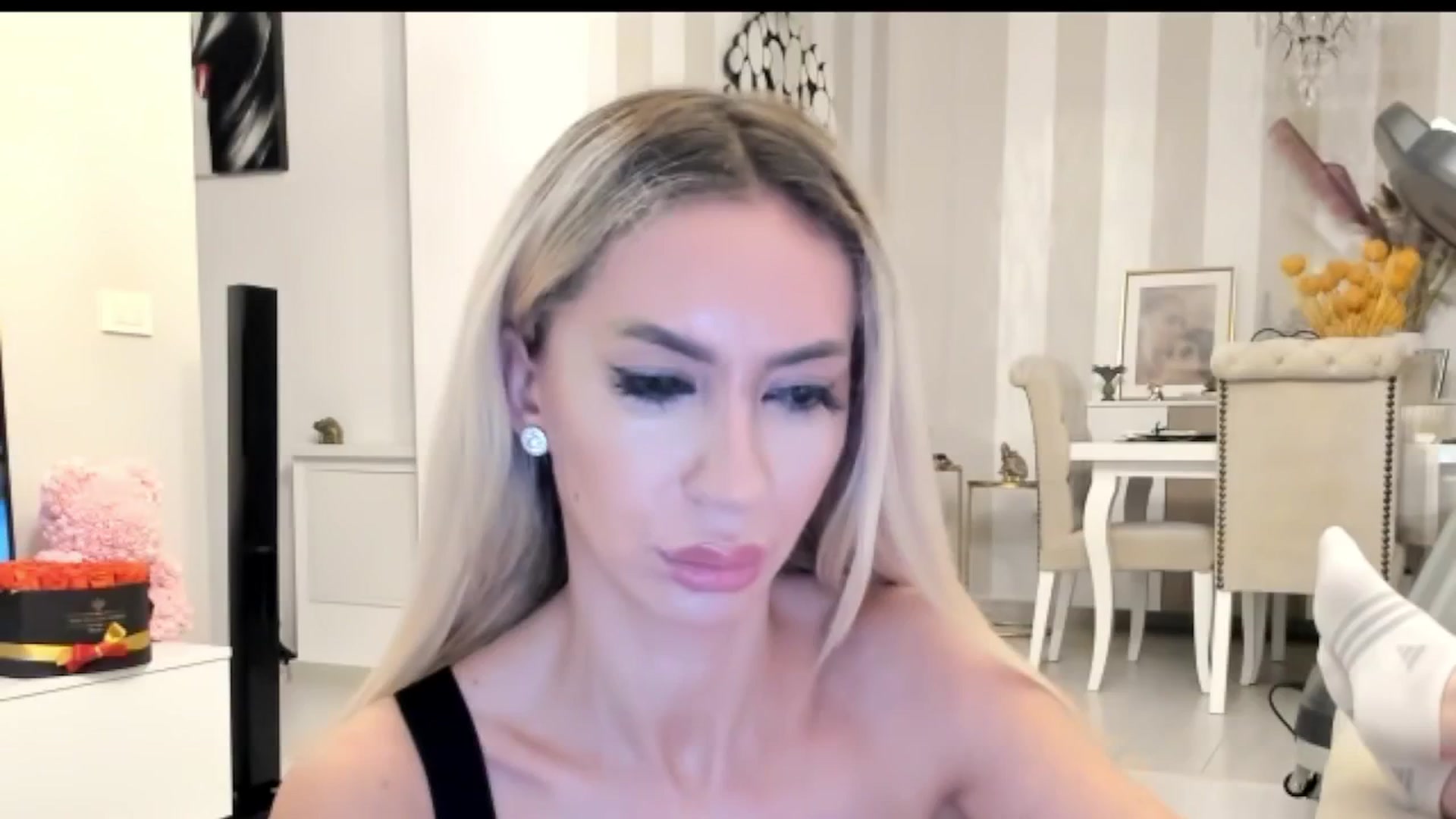Gallery image thumbnail from Missy_alena's myfreecams stream on, 05/18/2025, 24:09 image 13 of 20