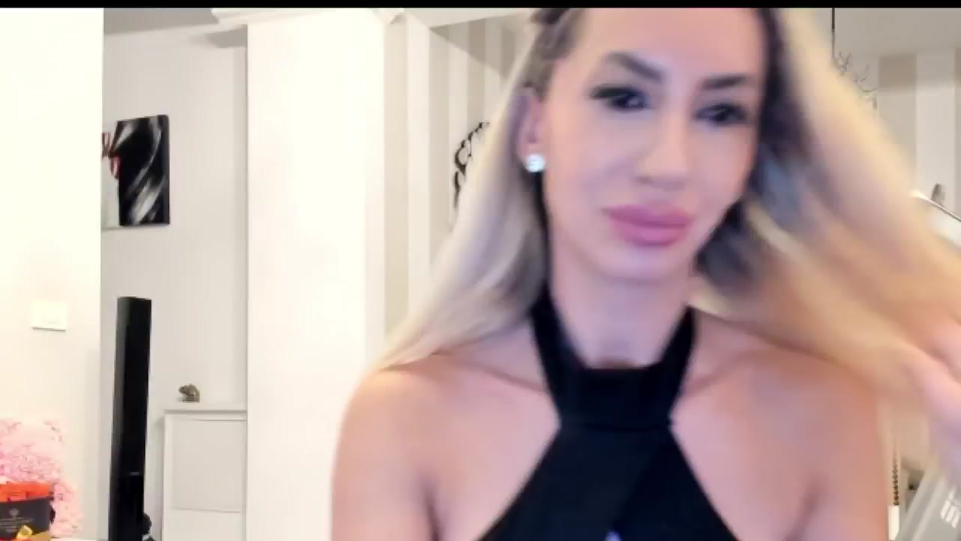 Gallery image thumbnail from Missy_alena's myfreecams stream on, 05/21/2025, 20:20 image 10 of 20