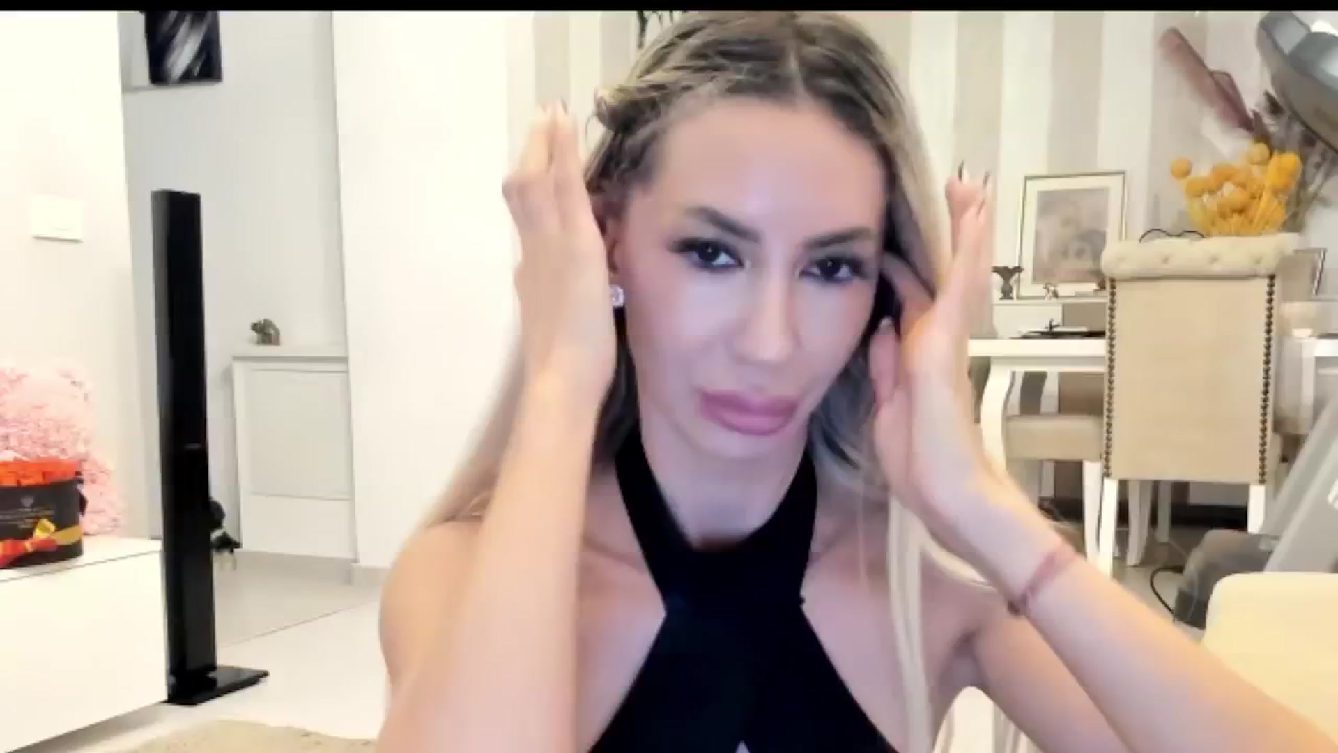 Gallery image thumbnail from Missy_alena's myfreecams stream on, 05/21/2025, 20:20 image 16 of 20