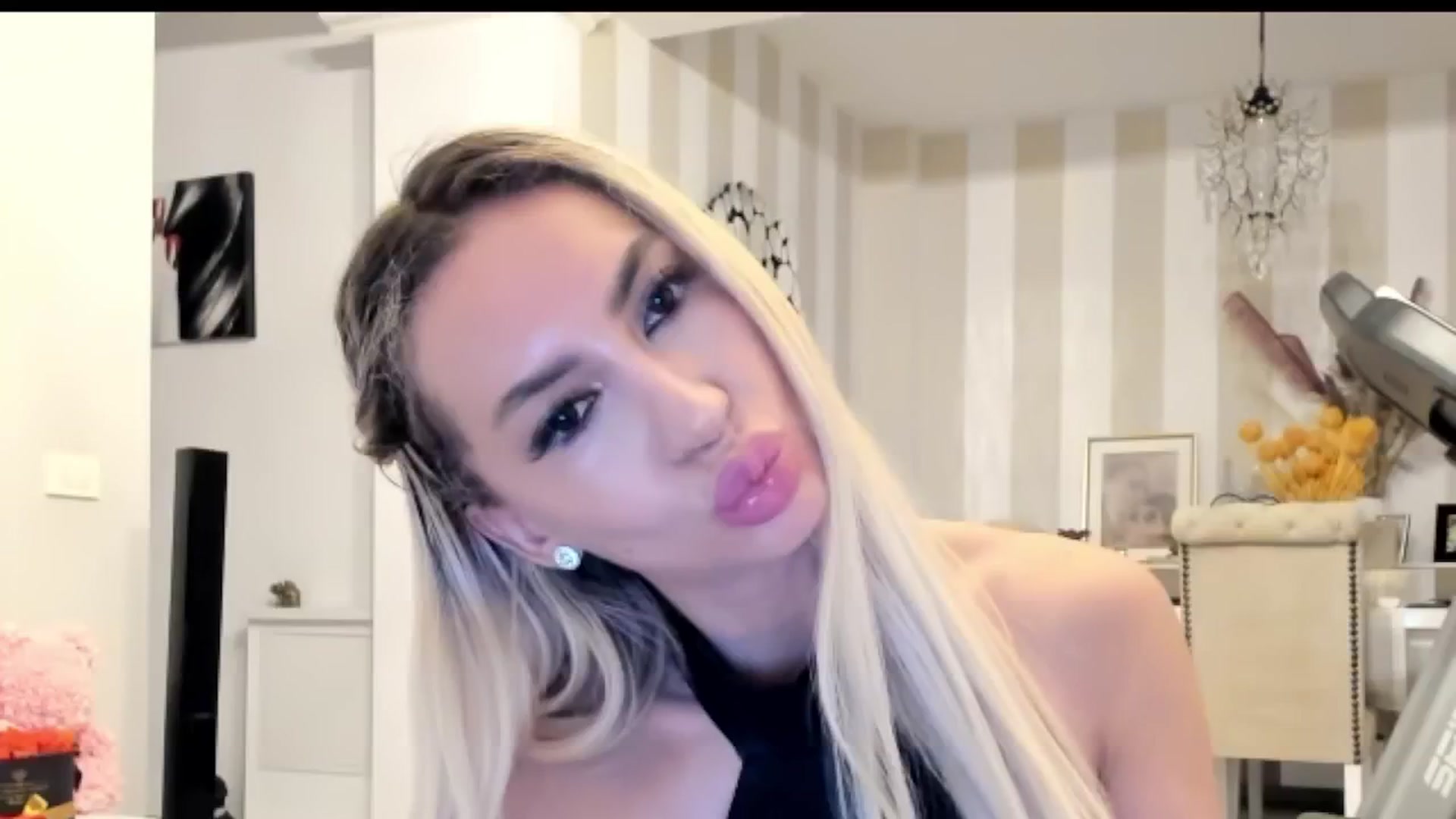 Gallery image thumbnail from Missy_alena's myfreecams stream on, 05/21/2025, 20:20 image 12 of 20