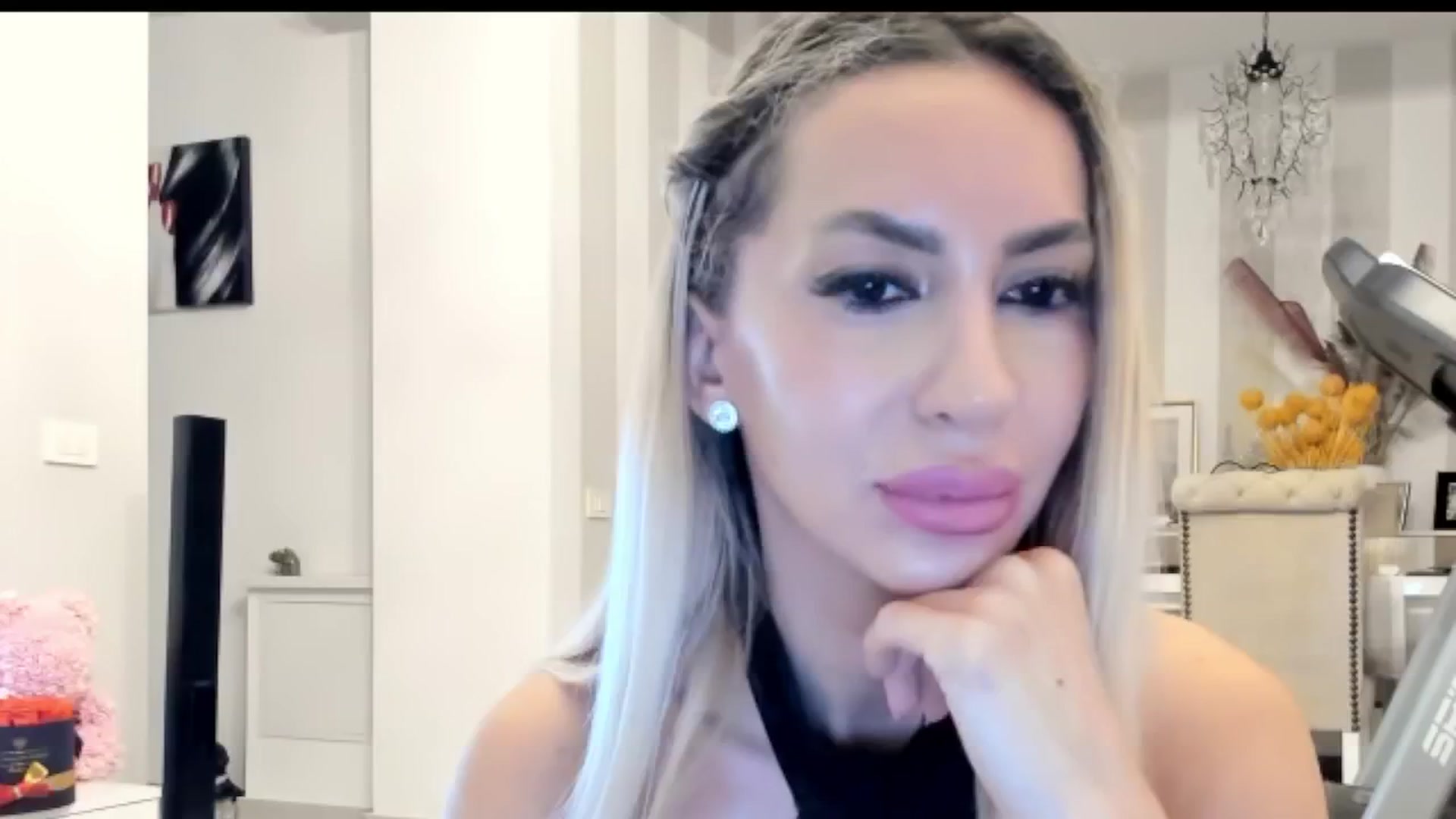 Gallery image thumbnail from Missy_alena's myfreecams stream on, 05/21/2025, 20:20 image 9 of 20