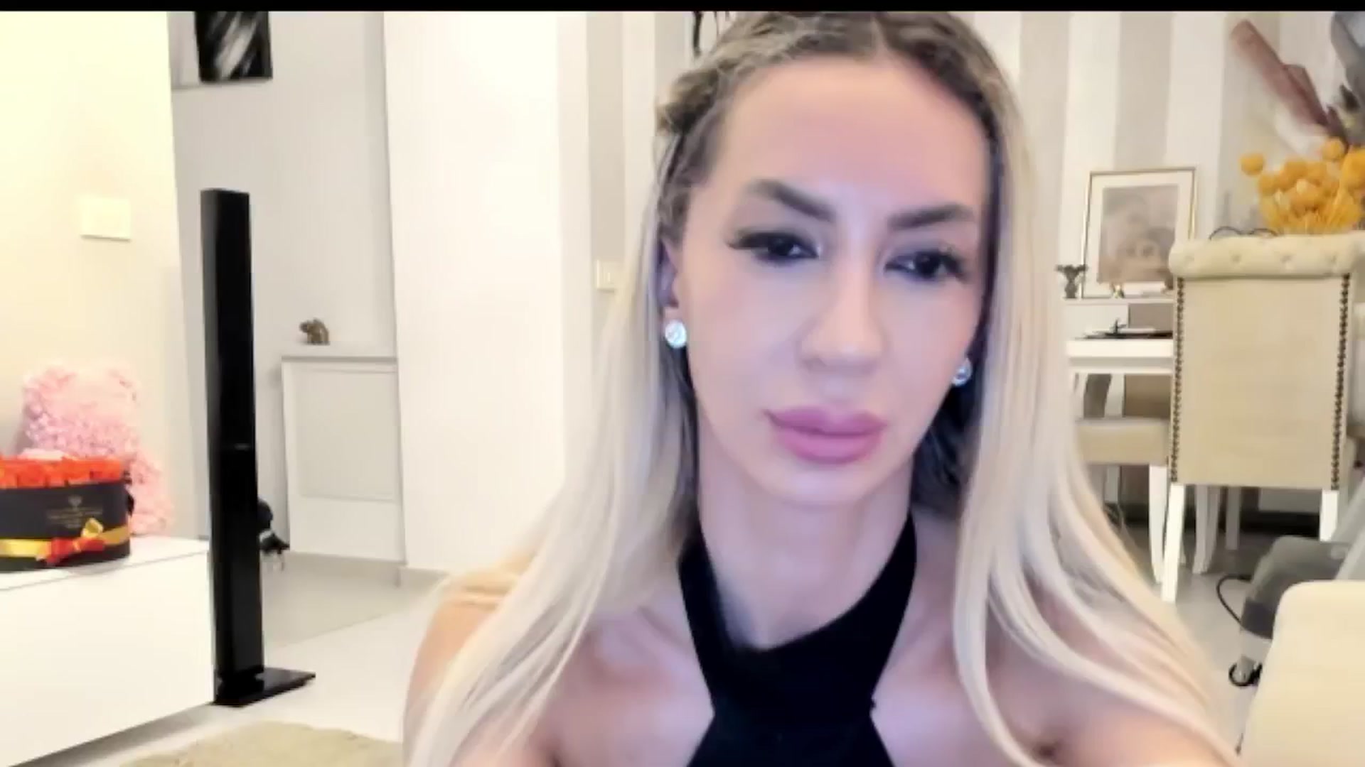 Gallery image thumbnail from Missy_alena's myfreecams stream on, 05/21/2025, 20:20 image 4 of 20