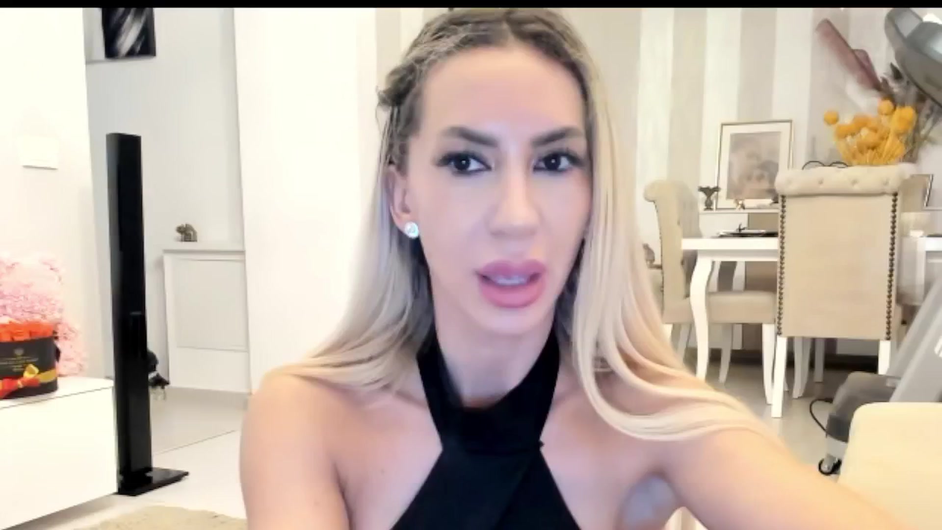 Gallery image thumbnail from Missy_alena's myfreecams stream on, 05/21/2025, 20:20 image 17 of 20
