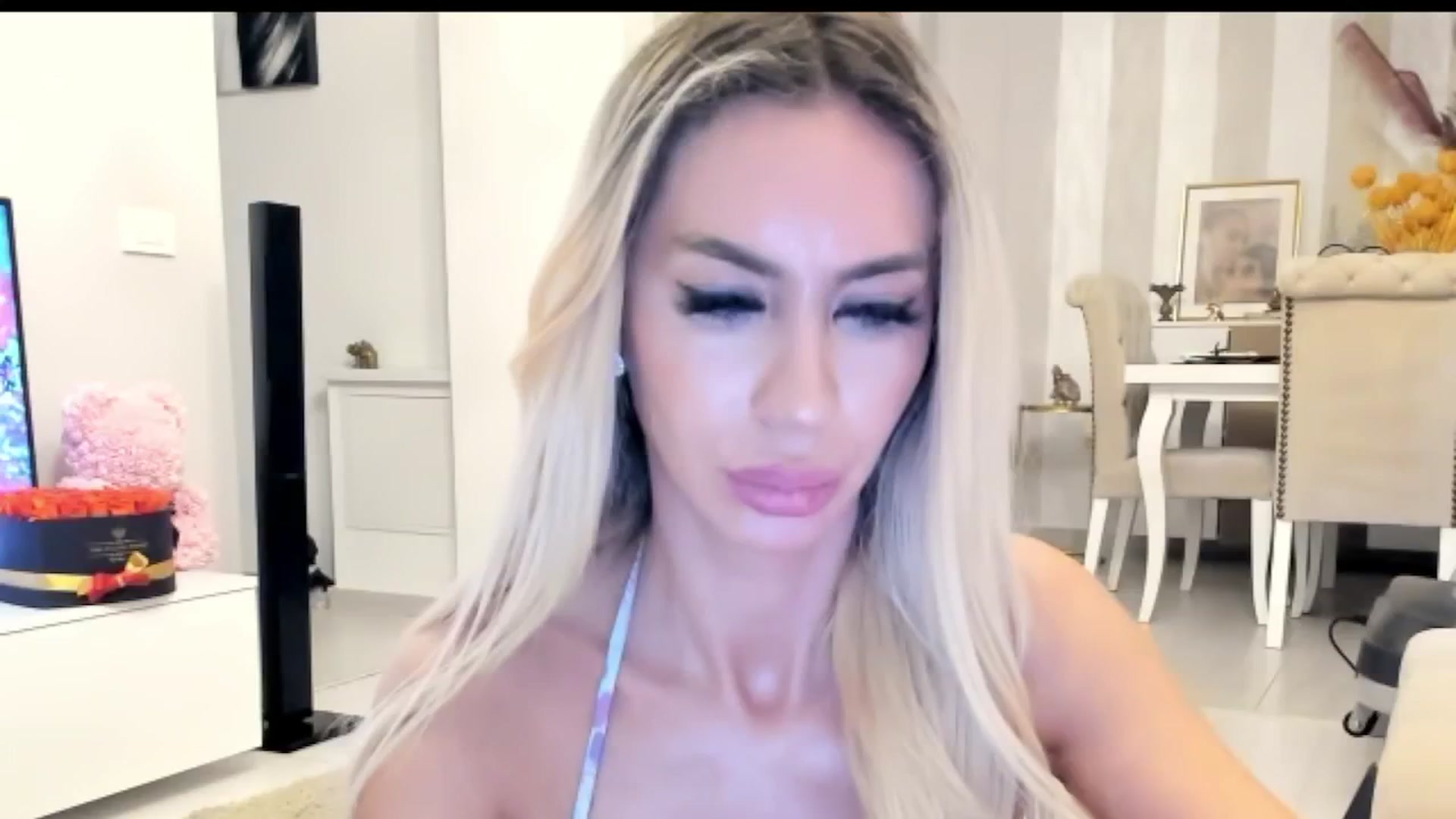 Gallery image thumbnail from Missy_alena's myfreecams stream on, 05/26/2025, 24:04 image 7 of 20