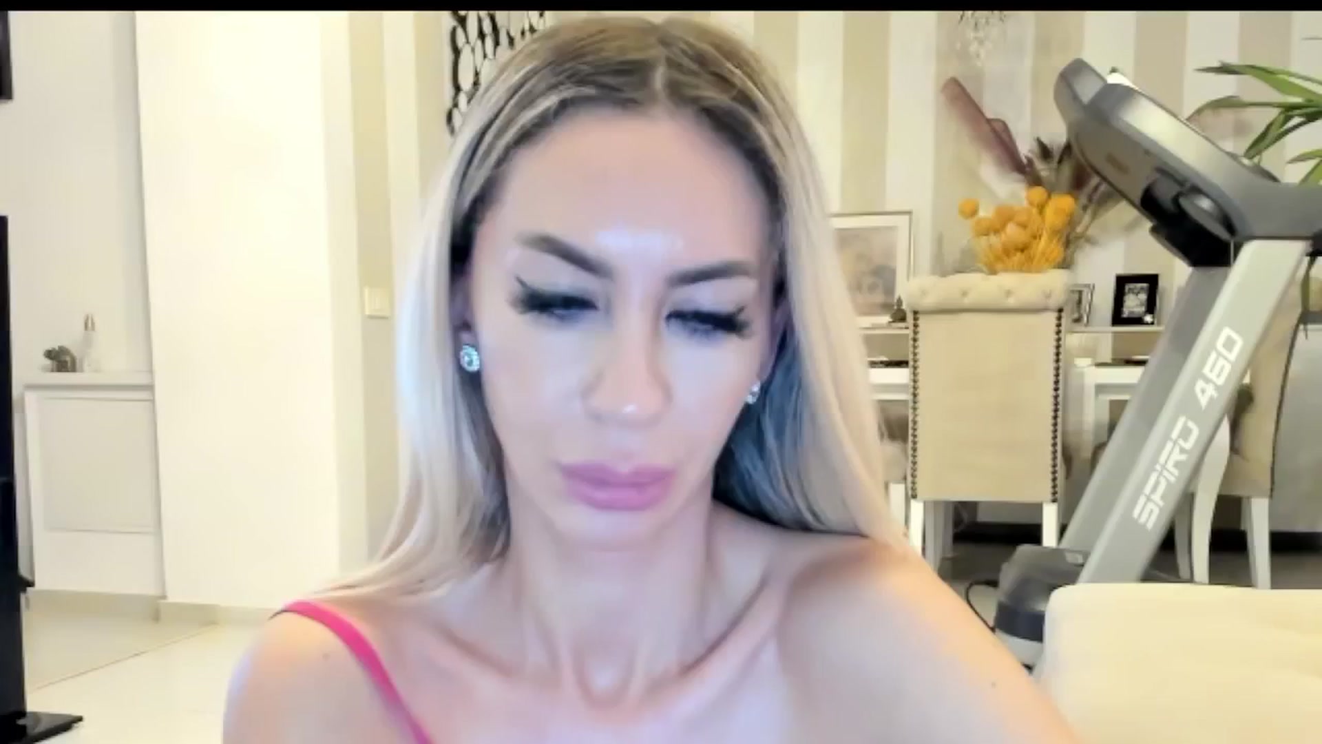 Gallery image thumbnail from Missy_alena's myfreecams stream on, 06/03/2025, 01:41 image 4 of 20