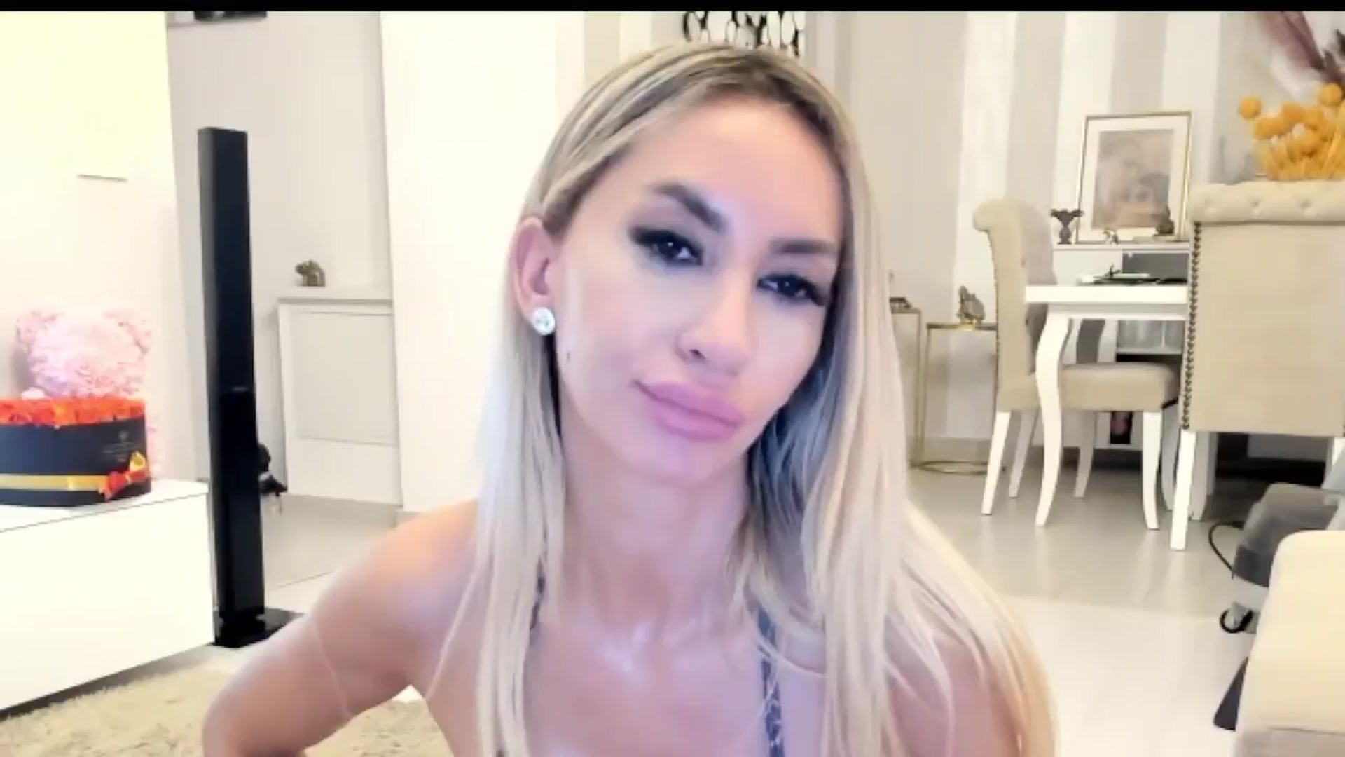 Gallery image thumbnail from Missy_alena's myfreecams stream on, 06/26/2025, 01:49 image 11 of 20