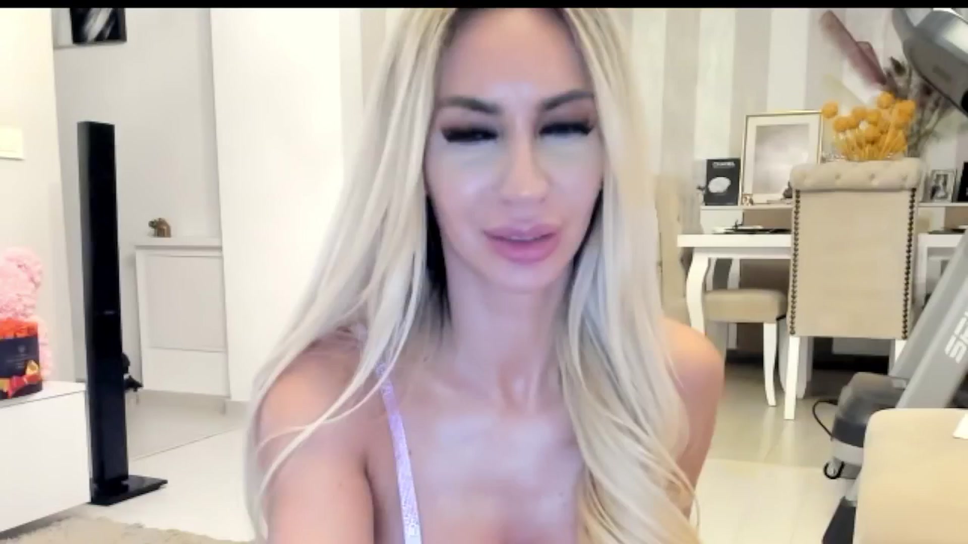 Gallery image thumbnail from Missy_alena's myfreecams stream on, 07/22/2025, 24:32 image 9 of 20