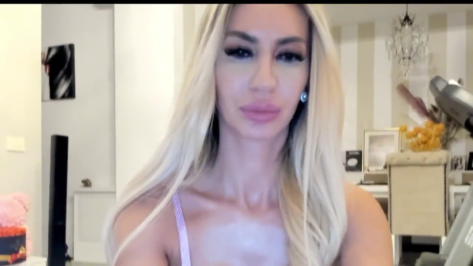 Gallery image thumbnail from Missy_alena's myfreecams stream on, 07/22/2025, 24:32 image 15 of 20