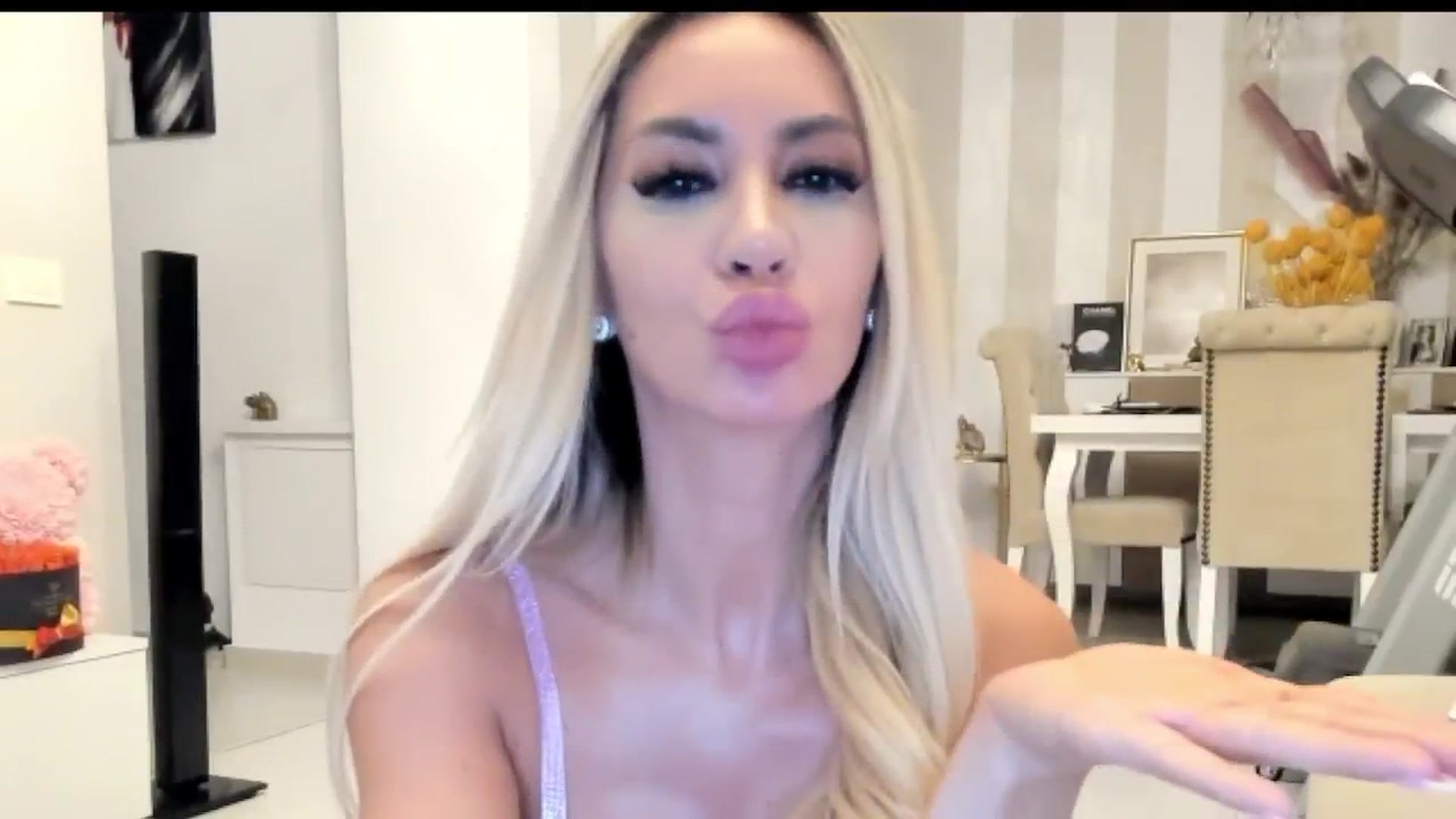Gallery image thumbnail from Missy_alena's myfreecams stream on, 07/22/2025, 01:16 image 10 of 20