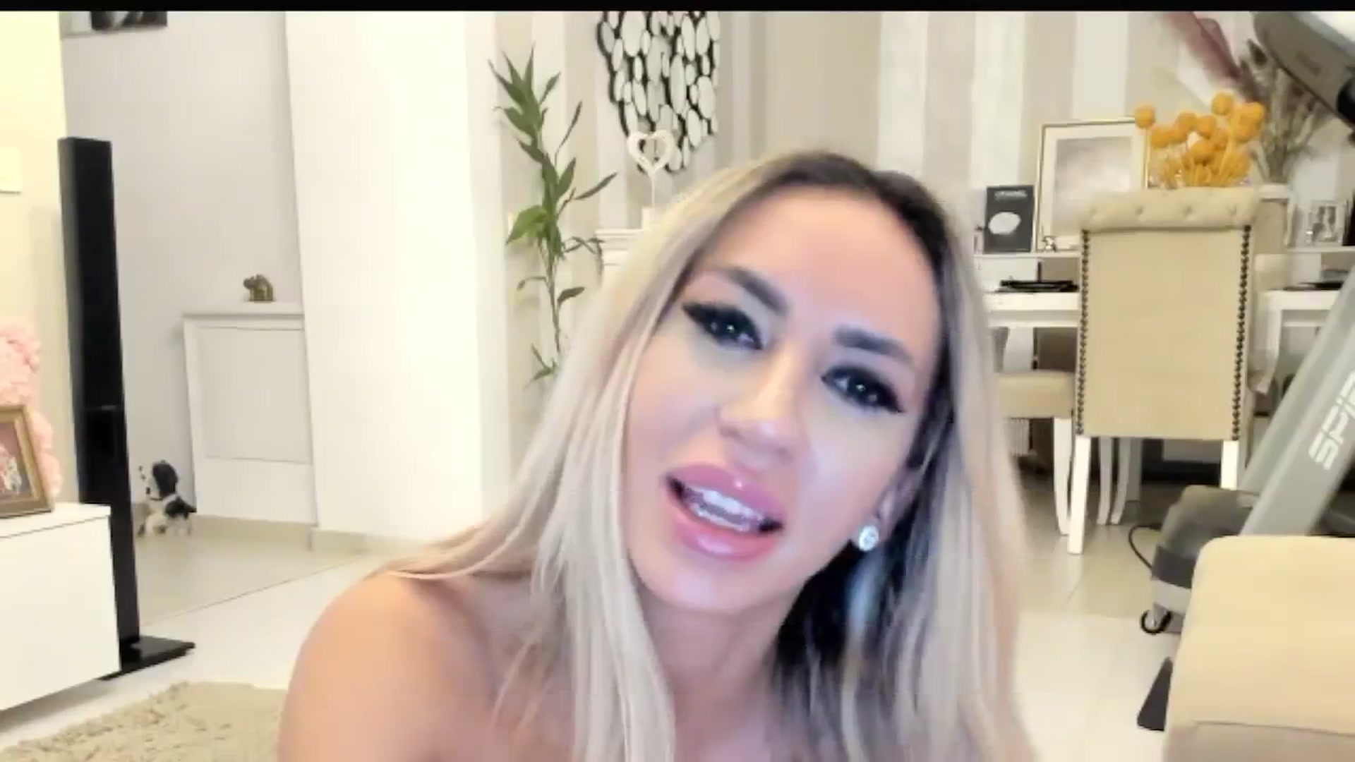 Gallery image thumbnail from Missy_alena's myfreecams stream on, 08/16/2025, 23:35 image 14 of 20
