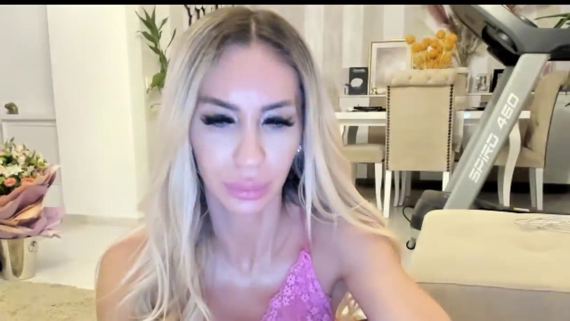 Gallery image thumbnail from Missy_alena's myfreecams stream on, 08/22/2025, 24:01 image 8 of 20