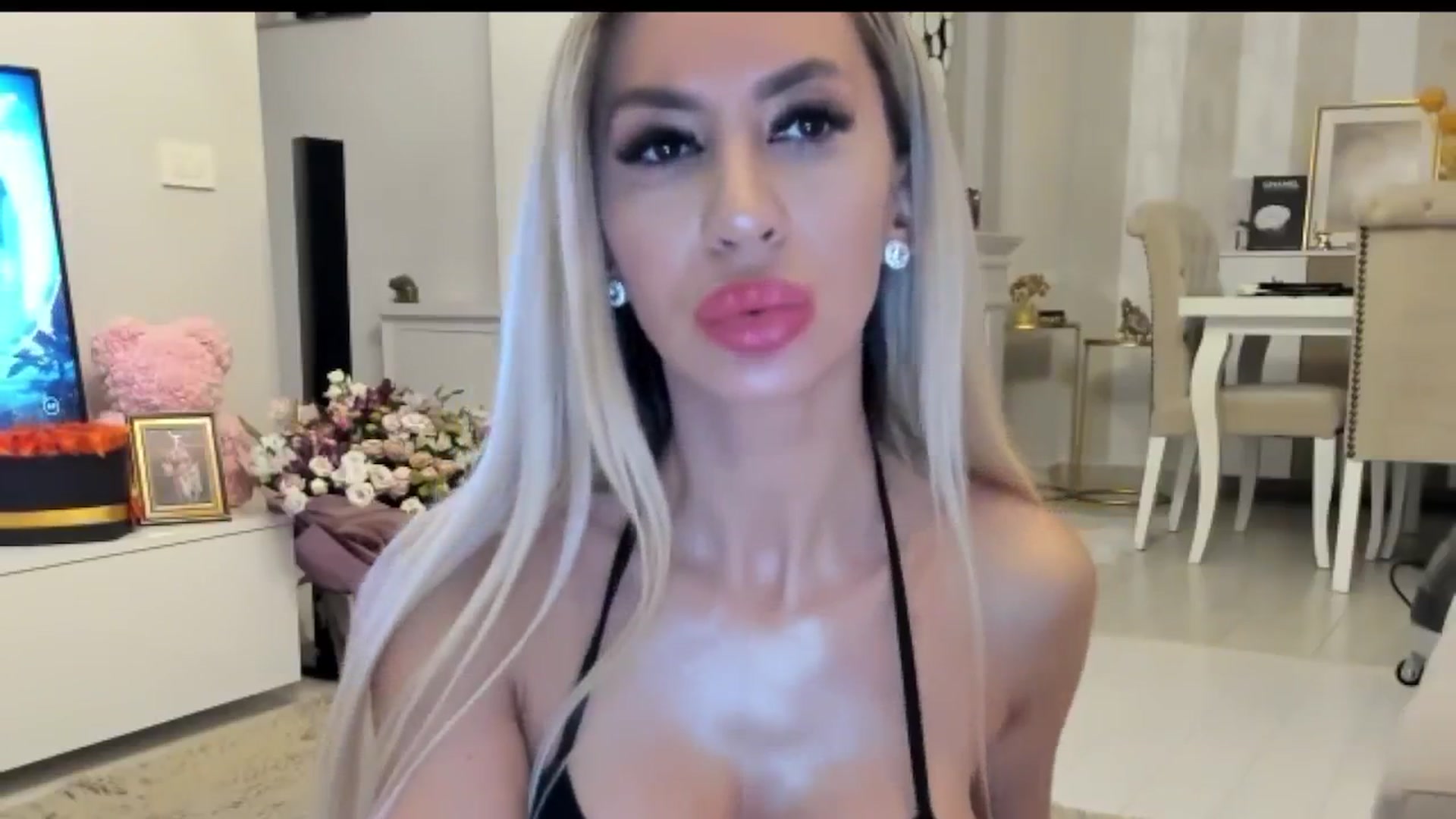Gallery image thumbnail from Missy_alena's myfreecams stream on, 08/25/2025, 21:49 image 6 of 20