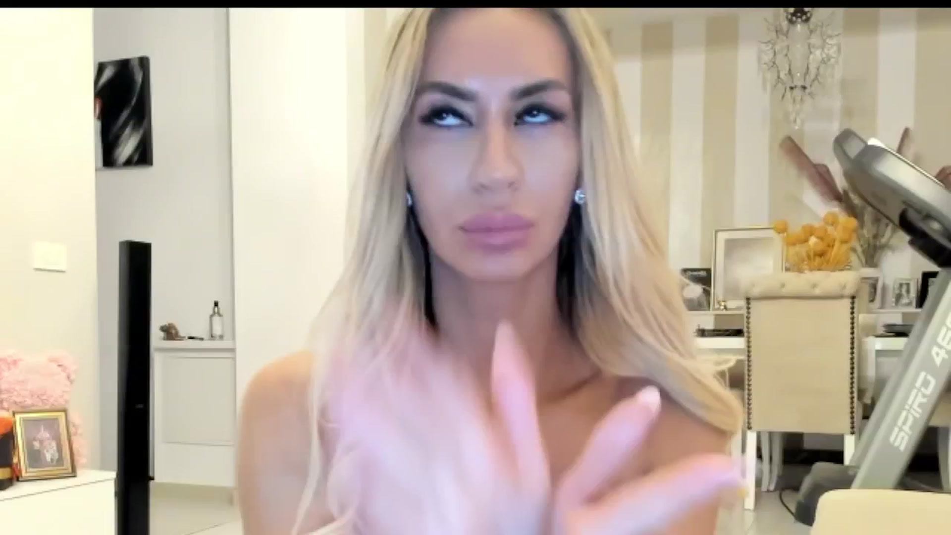 Gallery image thumbnail from Missy_alena's myfreecams stream on, 09/14/2025, 22:27 image 18 of 20