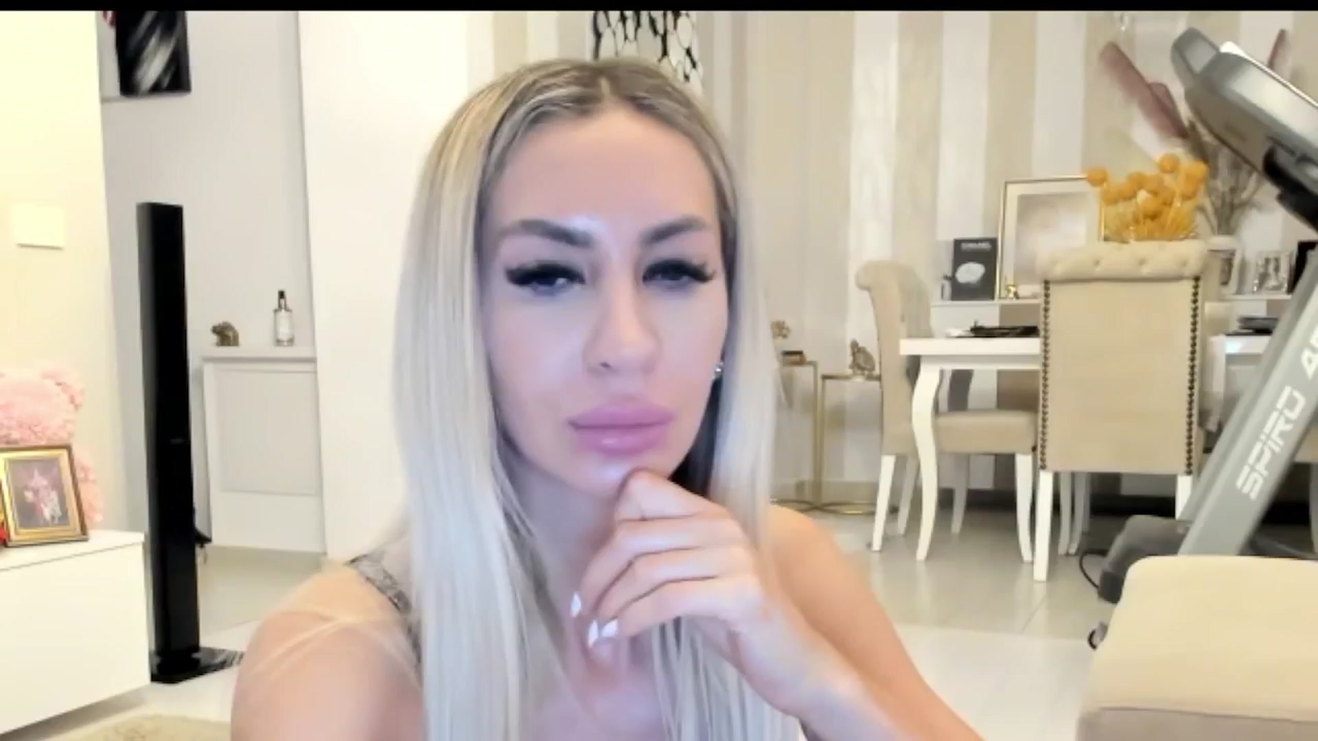 Gallery image thumbnail from Missy_alena's myfreecams stream on, 09/19/2025, 21:02 image 10 of 20